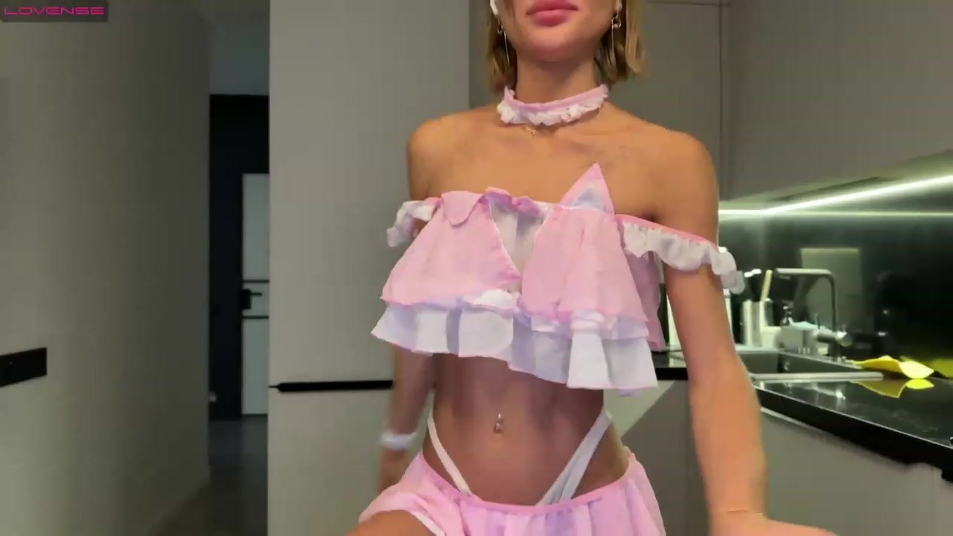 Gallery image thumbnail from Betty_xoxo's myfreecams stream on, 02/12/2023, 19:02 image 8 of 20