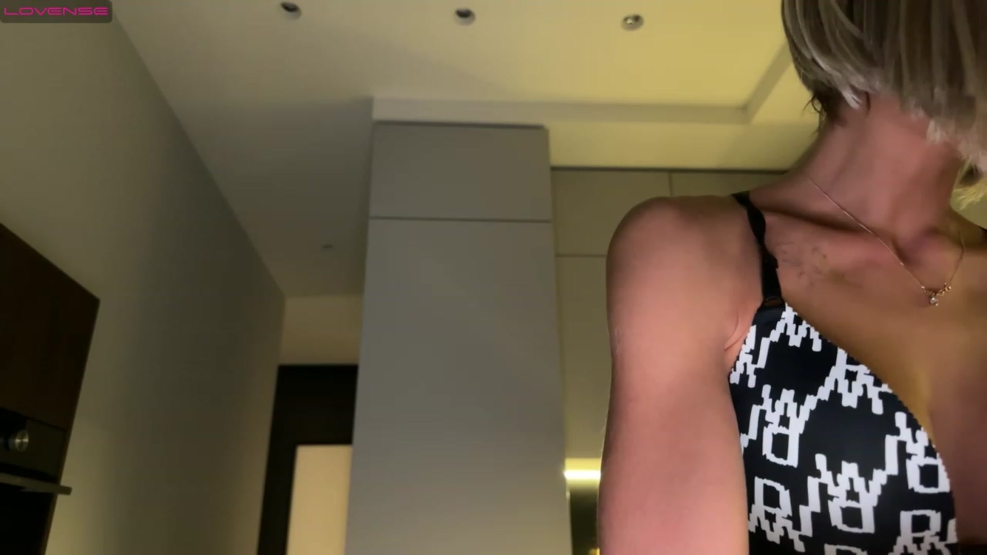 Gallery image thumbnail from Betty_xoxo's myfreecams stream on, 02/23/2023, 17:29 image 6 of 20