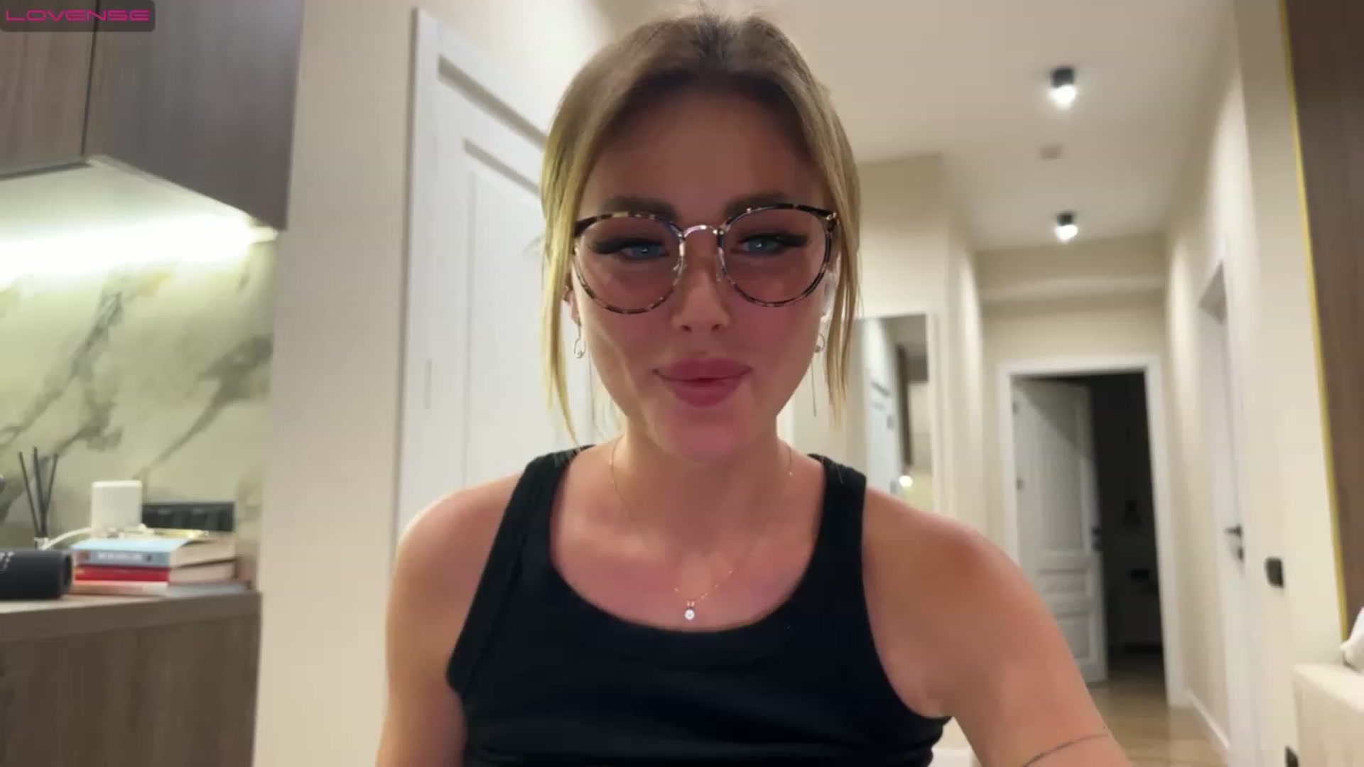 Gallery image thumbnail from Betty_xoxo's myfreecams stream on, 04/06/2023, 17:45 image 5 of 20