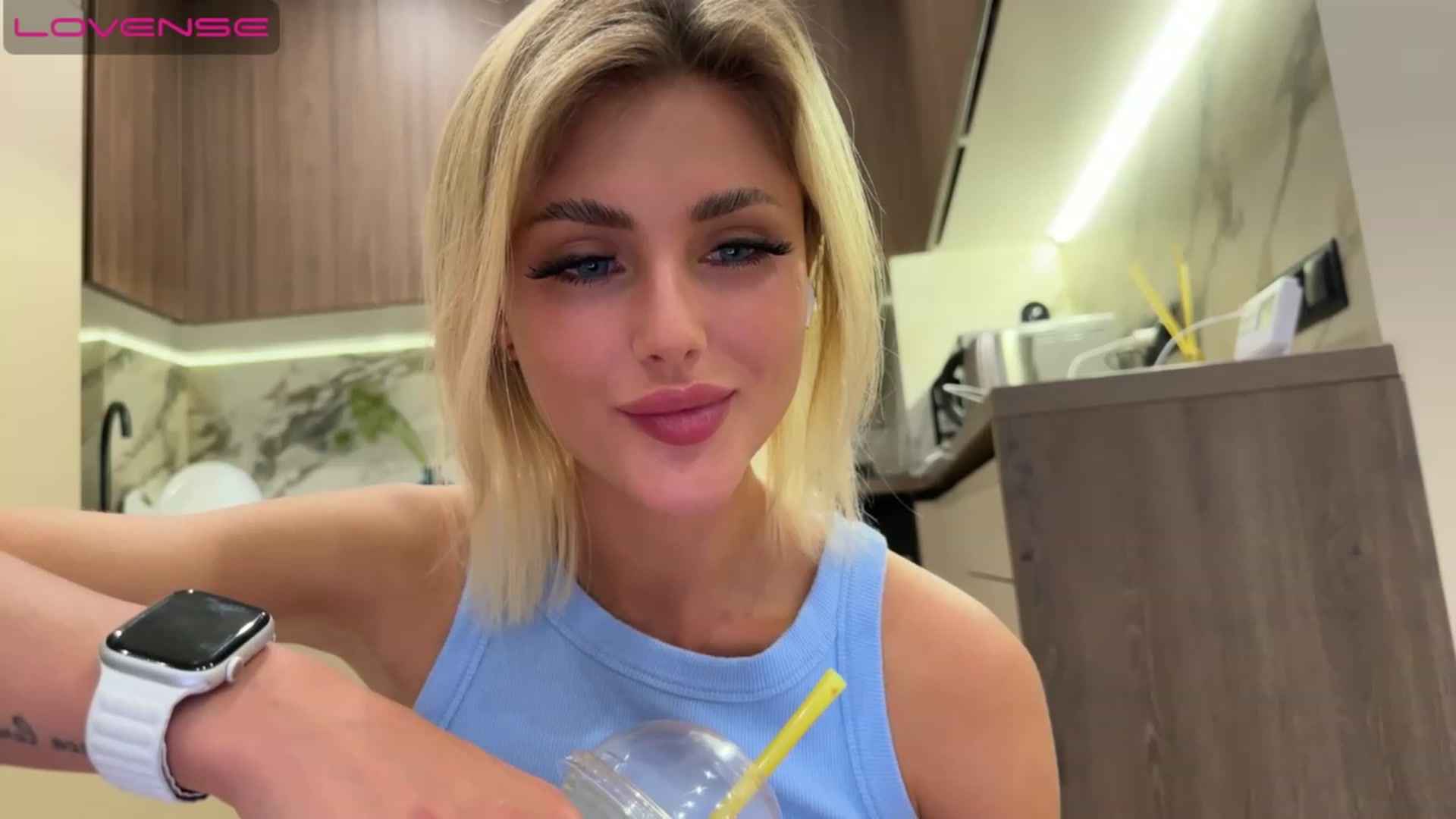 Gallery image thumbnail from Betty_xoxo's myfreecams stream on, 05/23/2023, 09:34 image 4 of 20