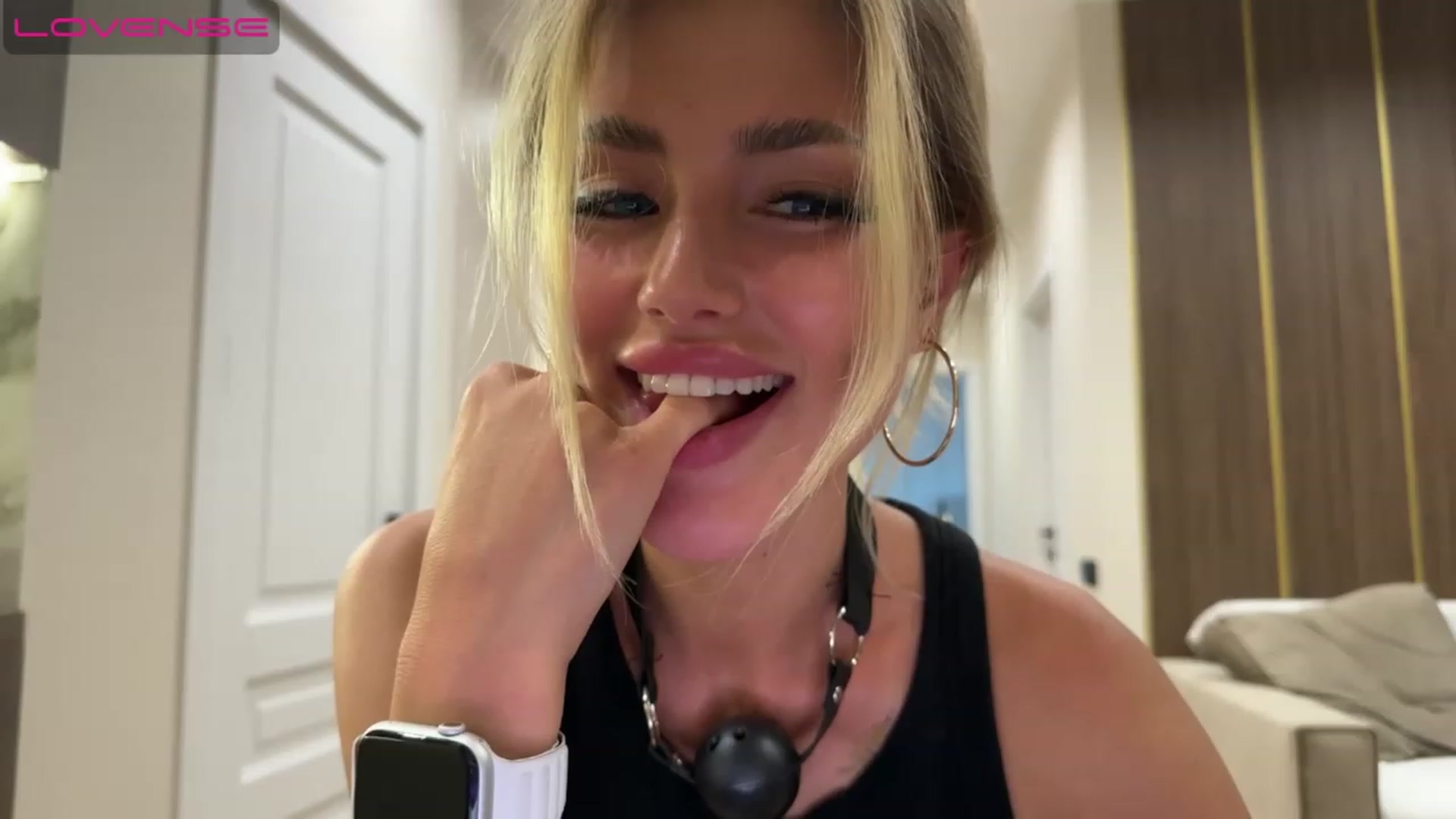 Gallery image thumbnail from Betty_xoxo's myfreecams stream on, 06/01/2023, 17:22 image 4 of 20