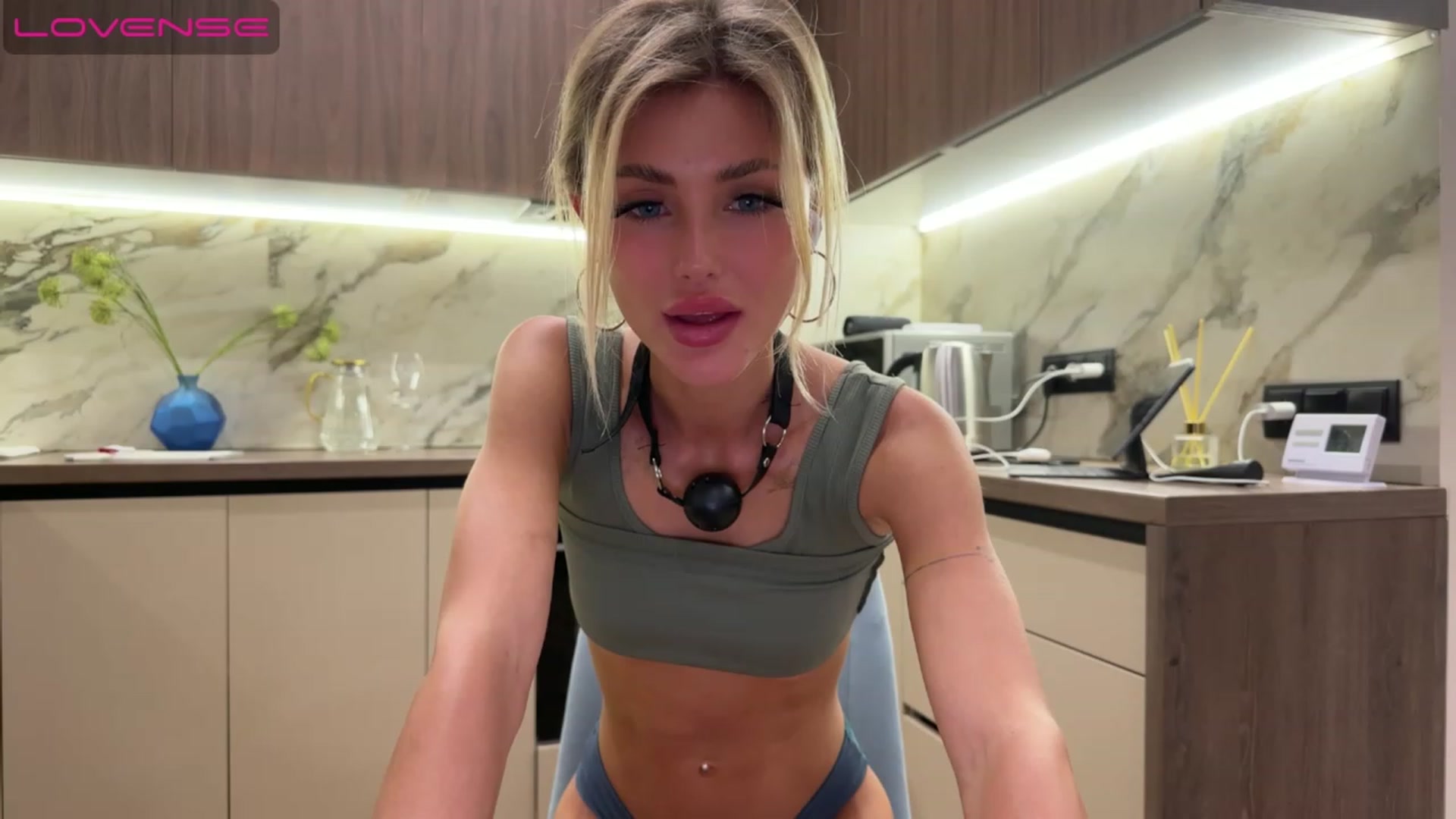 Gallery image thumbnail from Betty_xoxo's myfreecams stream on, 06/01/2023, 18:34 image 12 of 20
