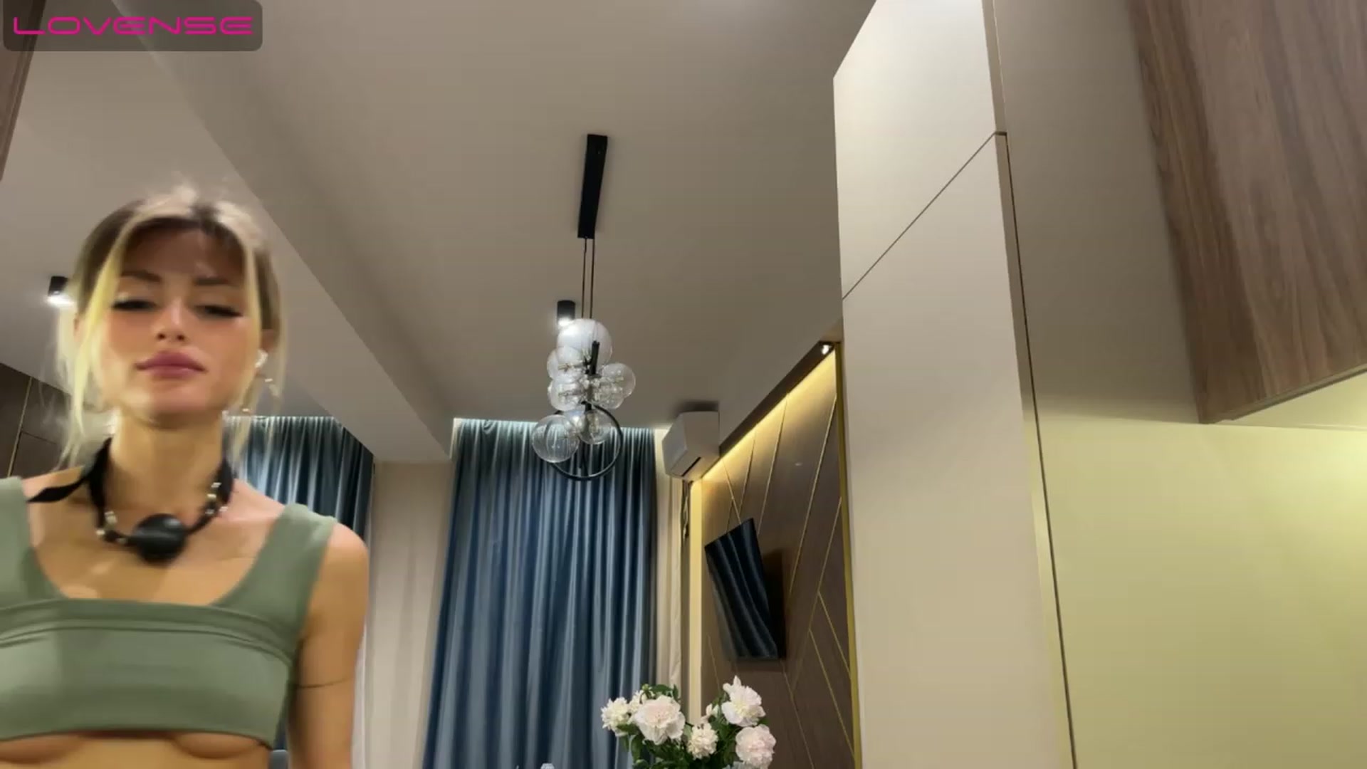 Gallery image thumbnail from Betty_xoxo's myfreecams stream on, 06/01/2023, 18:34 image 3 of 20