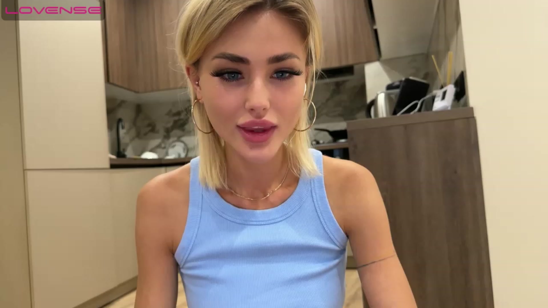 Gallery image thumbnail from Betty_xoxo's myfreecams stream on, 06/14/2023, 16:27 image 8 of 20