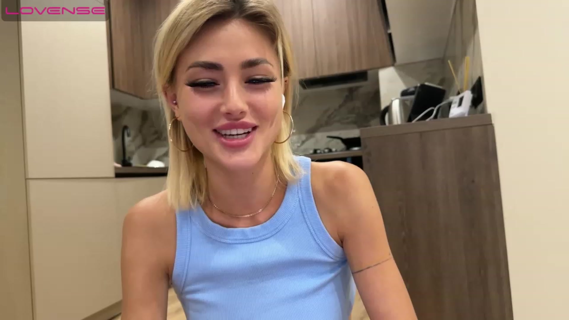Gallery image thumbnail from Betty_xoxo's myfreecams stream on, 06/14/2023, 16:27 image 13 of 20