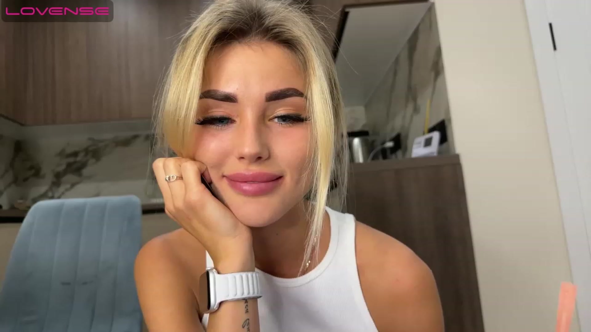 Gallery image thumbnail from Betty_xoxo's myfreecams stream on, 06/20/2023, 17:56 image 11 of 20