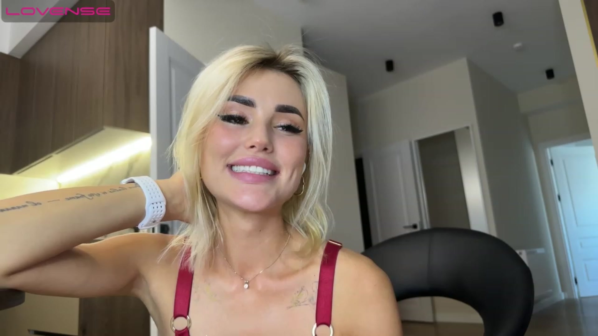 Gallery image thumbnail from Betty_xoxo's myfreecams stream on, 08/03/2023, 16:42 image 20 of 20