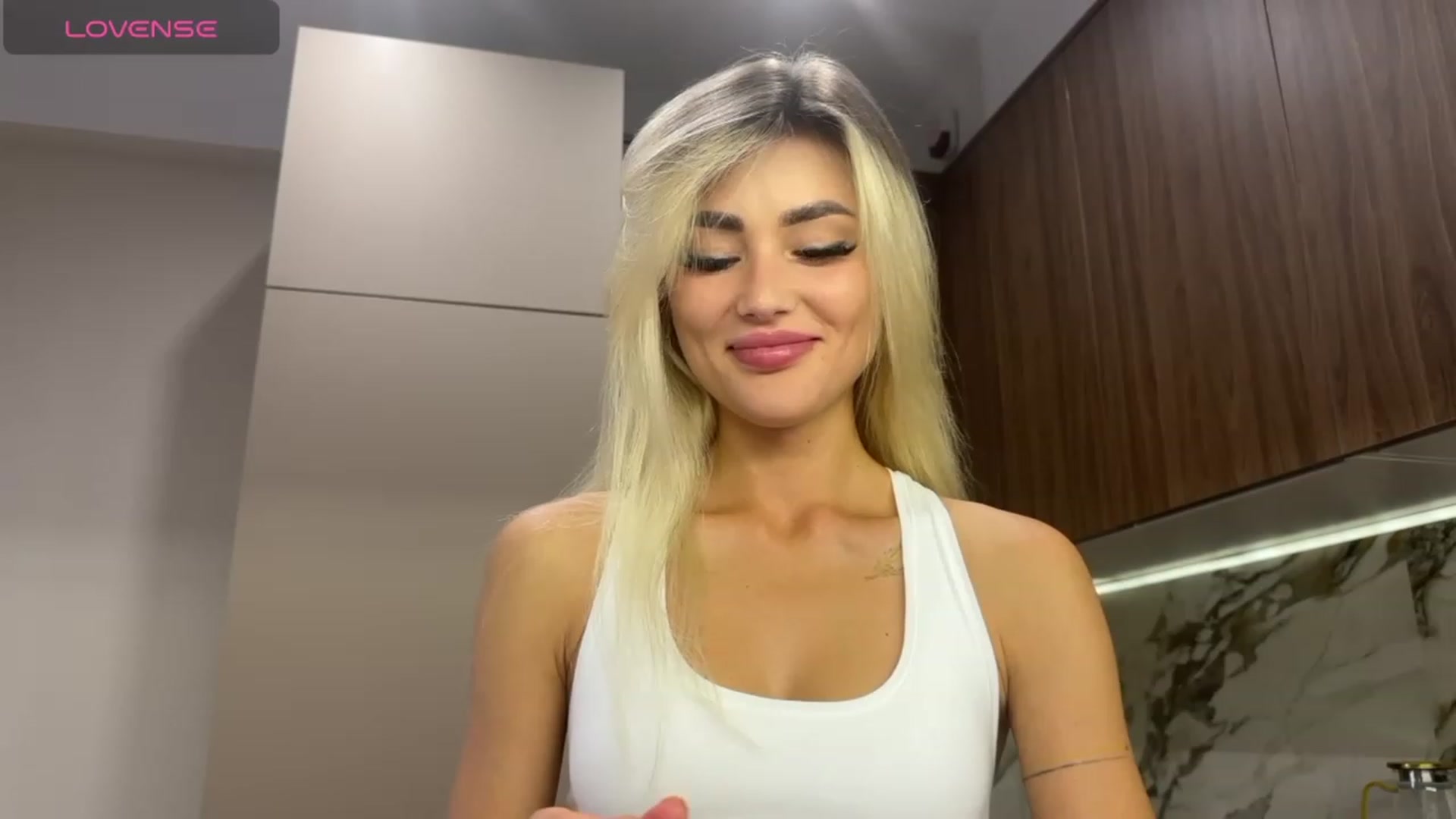 Gallery image thumbnail from Betty_xoxo's myfreecams stream on, 10/02/2023, 15:35 image 1 of 20