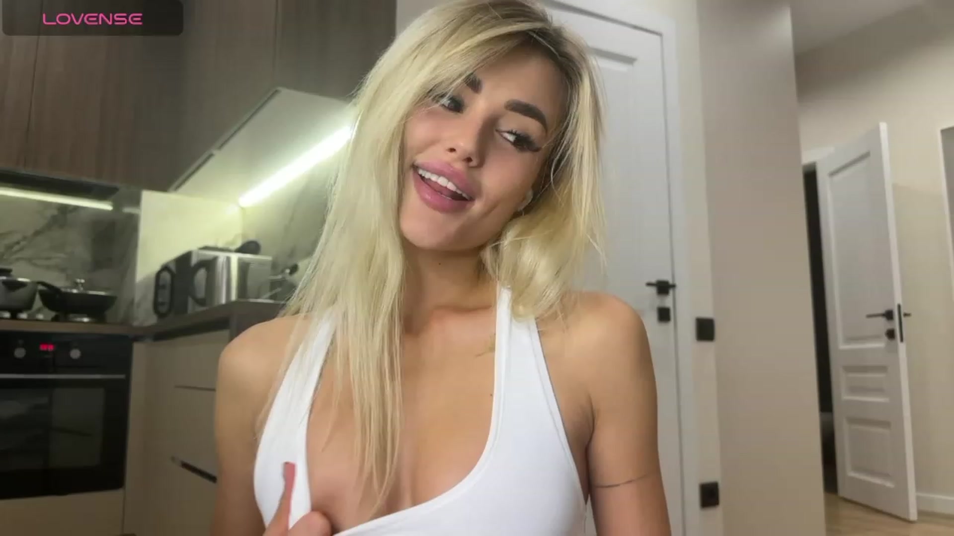 Gallery image thumbnail from Betty_xoxo's myfreecams stream on, 10/02/2023, 15:35 image 20 of 20