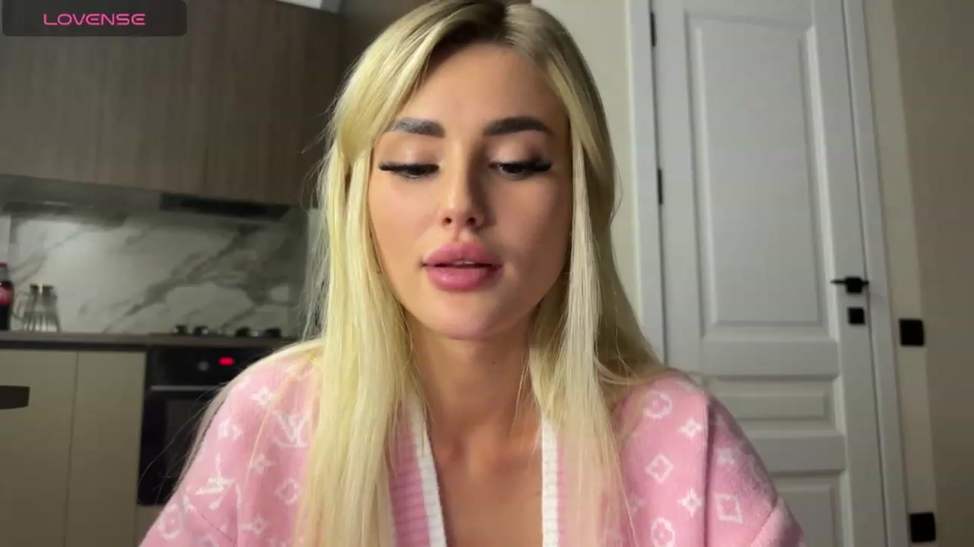 Gallery image thumbnail from Betty_xoxo's myfreecams stream on, 10/06/2023, 16:47 image 12 of 20
