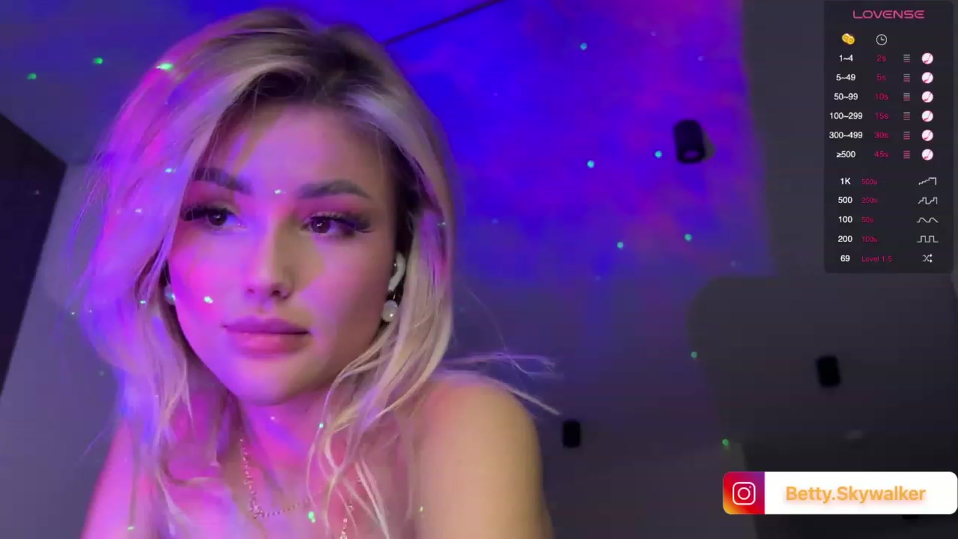 Gallery image thumbnail from Betty_xoxo's myfreecams stream on, 01/15/2024, 17:35 image 4 of 20