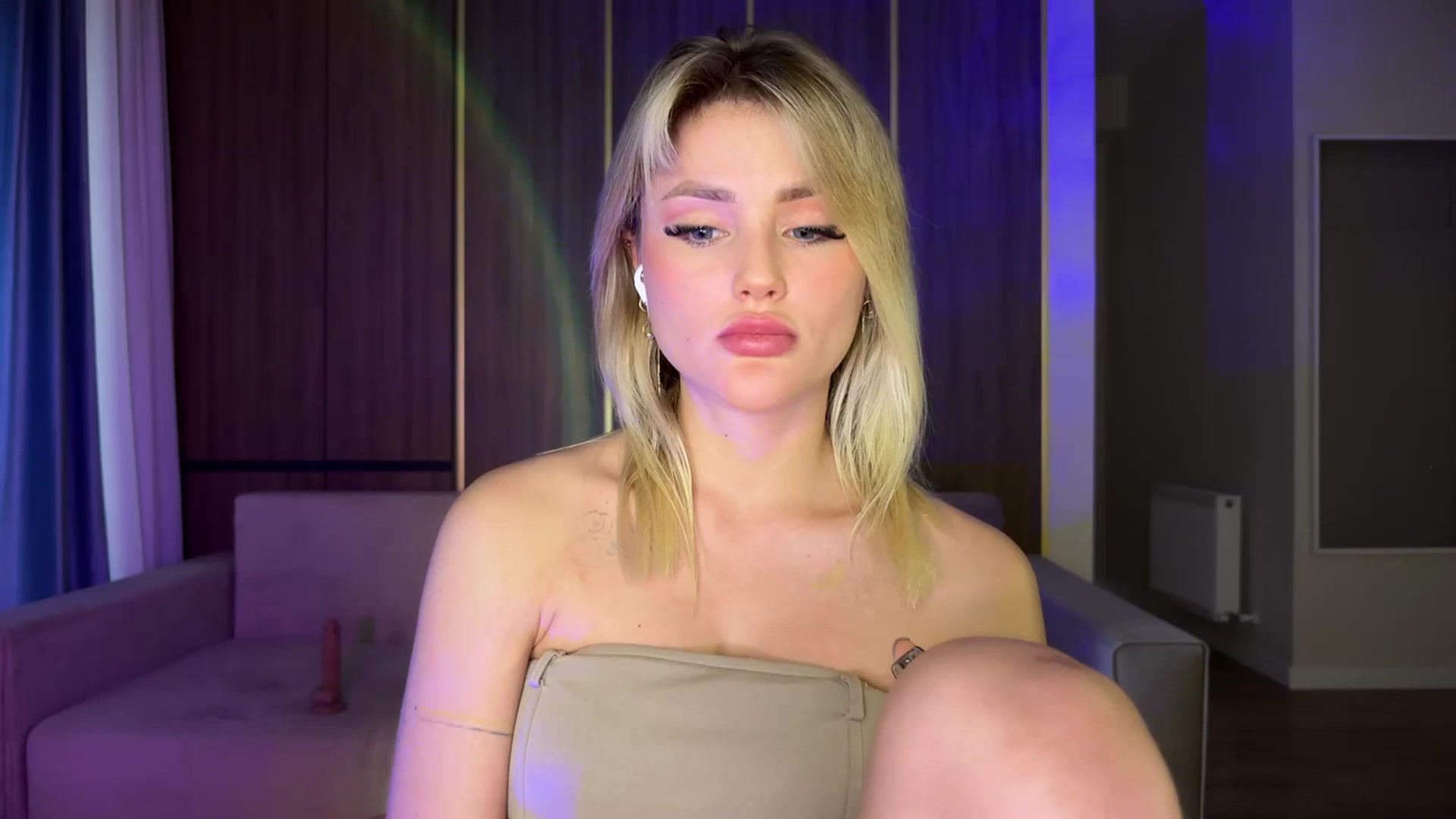 Gallery image thumbnail from Betty_xoxo's myfreecams stream on, 03/16/2024, 09:48 image 8 of 20