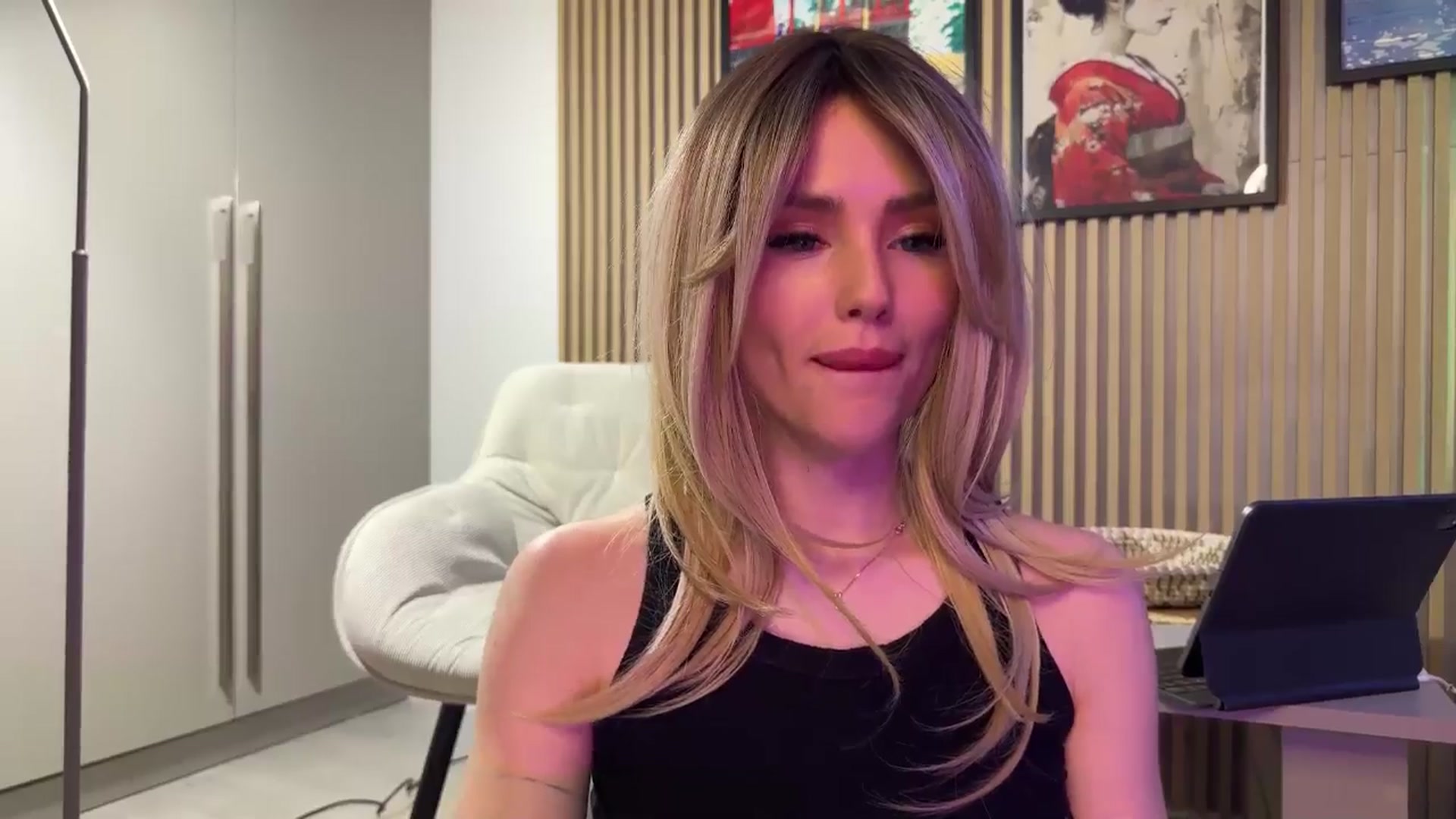 Gallery image thumbnail from Betty_xoxo's myfreecams stream on, 02/17/2025, 09:39 image 8 of 20