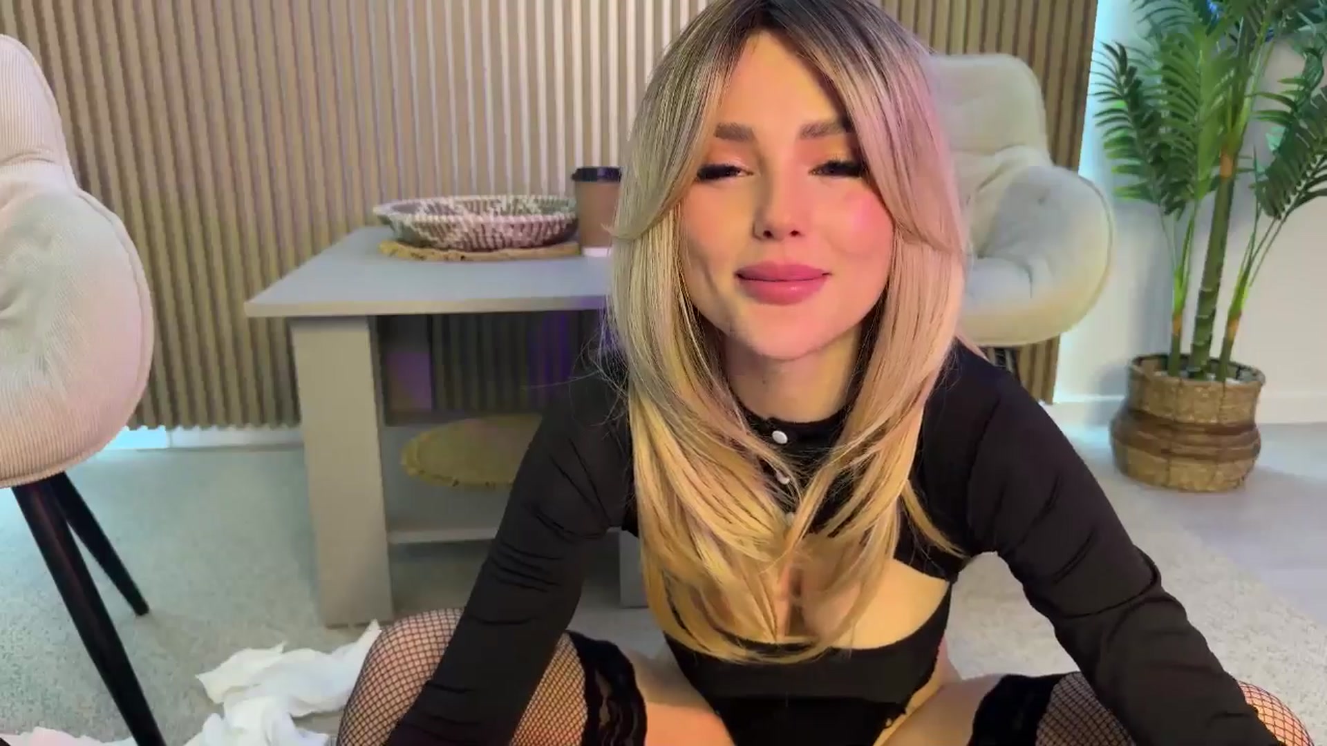 Gallery image thumbnail from Betty_xoxo's myfreecams stream on, 02/19/2025, 08:37 image 5 of 20