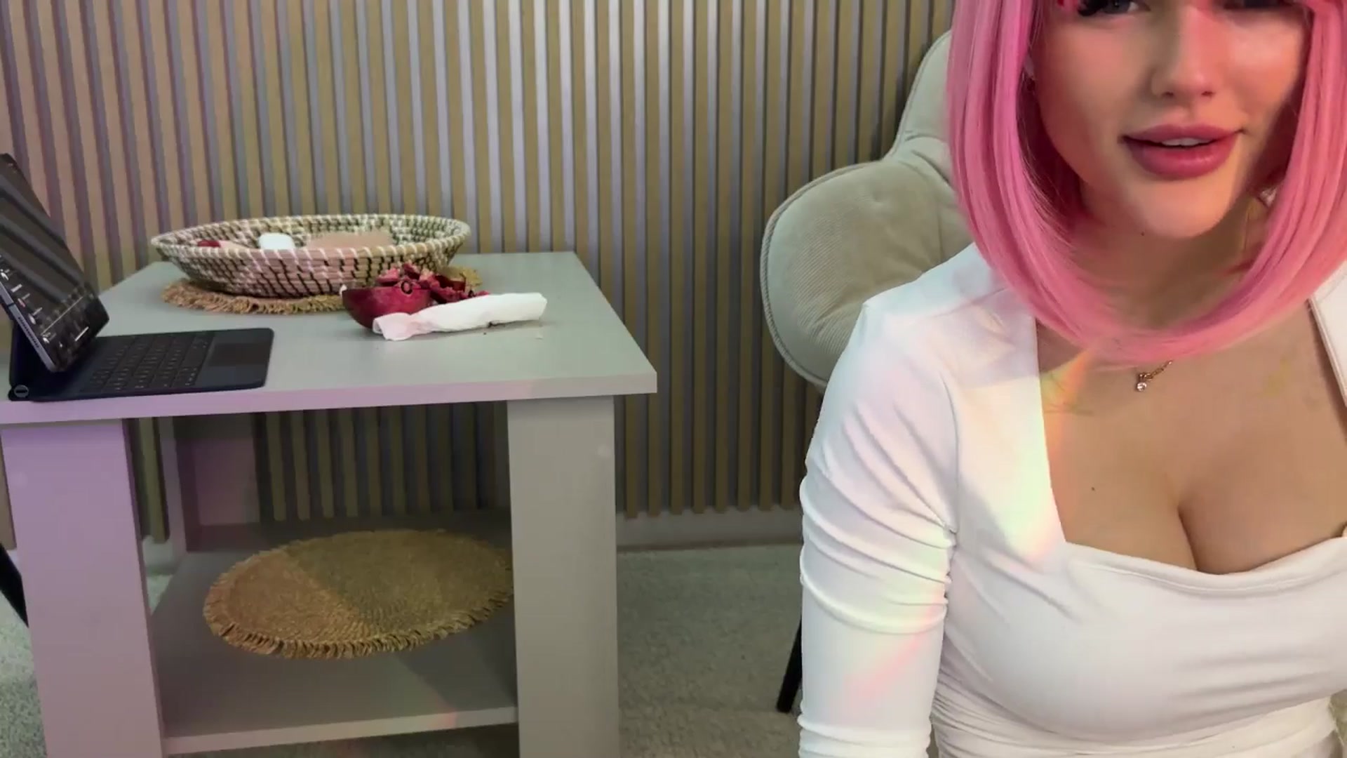 Gallery image thumbnail from Betty_xoxo's myfreecams stream on, 02/20/2025, 09:51 image 14 of 20