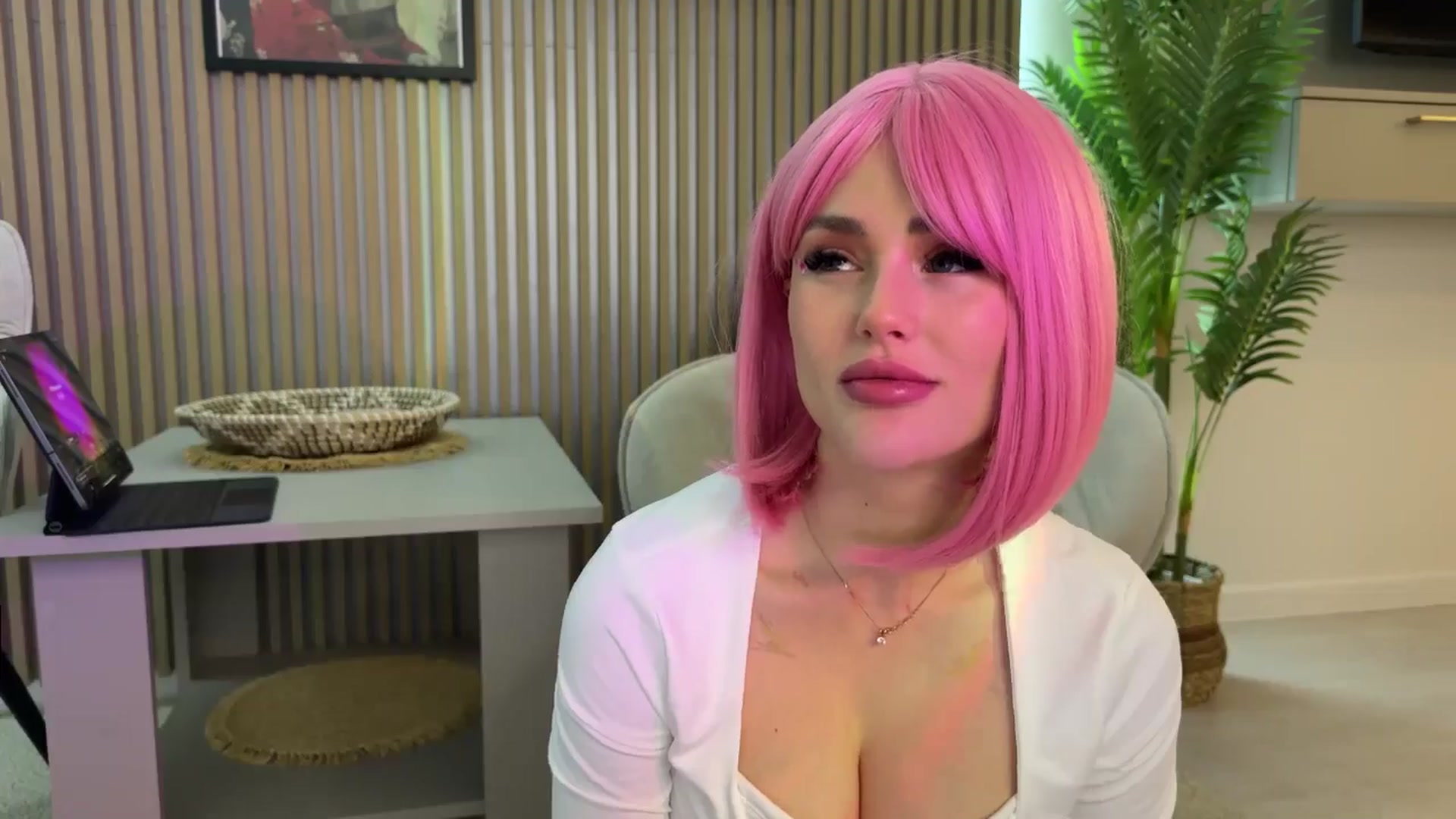 Gallery image thumbnail from Betty_xoxo's myfreecams stream on, 02/20/2025, 09:51 image 2 of 20