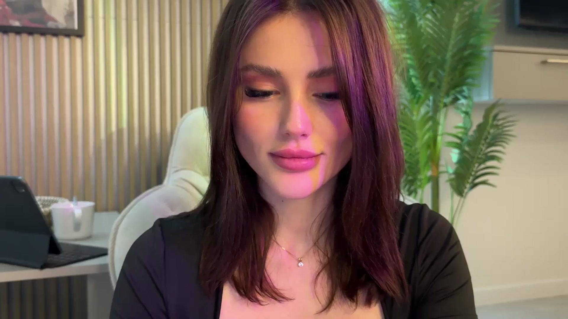 Gallery image thumbnail from Betty_xoxo's myfreecams stream on, 02/21/2025, 07:27 image 18 of 20