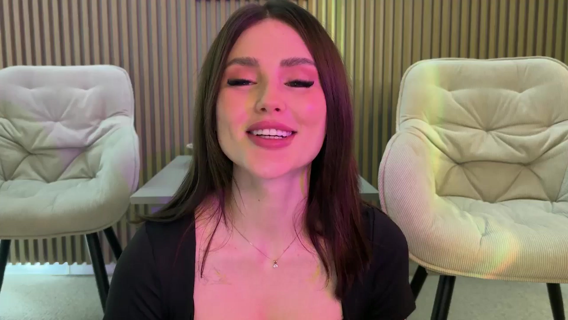 Gallery image thumbnail from Betty_xoxo's myfreecams stream on, 02/21/2025, 07:27 image 8 of 20