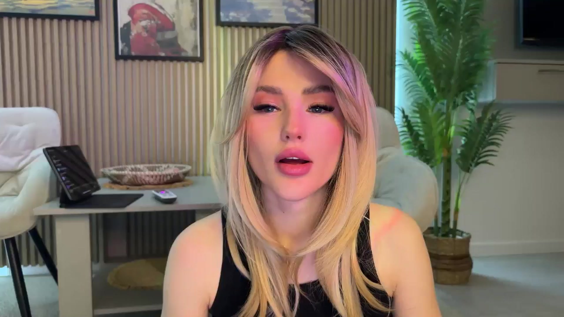 Gallery image thumbnail from Betty_xoxo's myfreecams stream on, 02/24/2025, 07:17 image 1 of 20