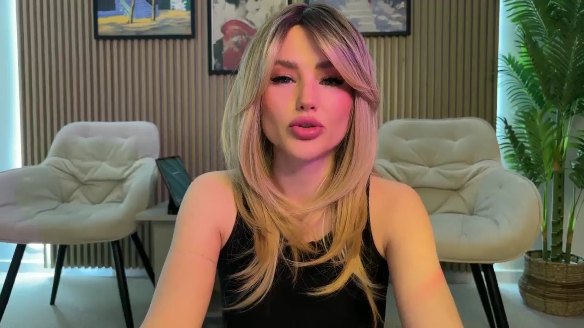 Gallery image thumbnail from Betty_xoxo's myfreecams stream on, 02/24/2025, 07:17 image 8 of 20