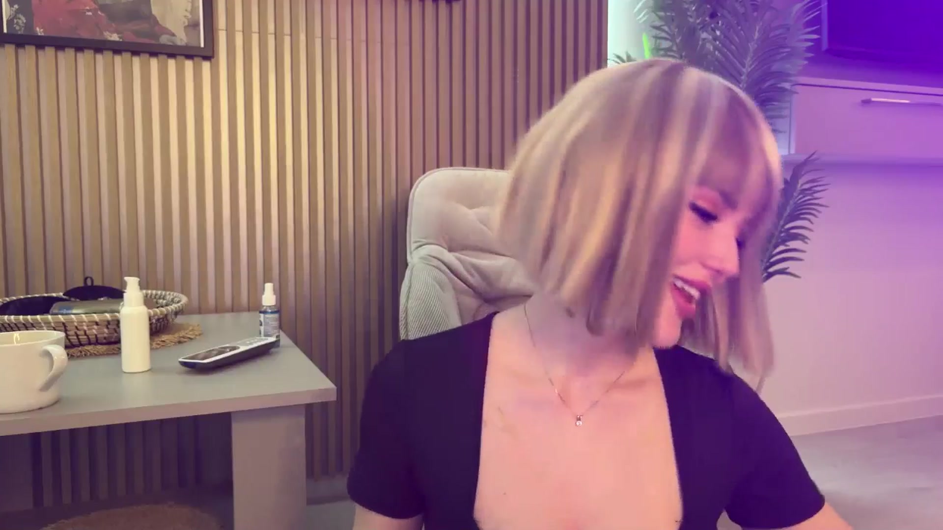 Gallery image thumbnail from Betty_xoxo's myfreecams stream on, 02/26/2025, 10:48 image 7 of 20