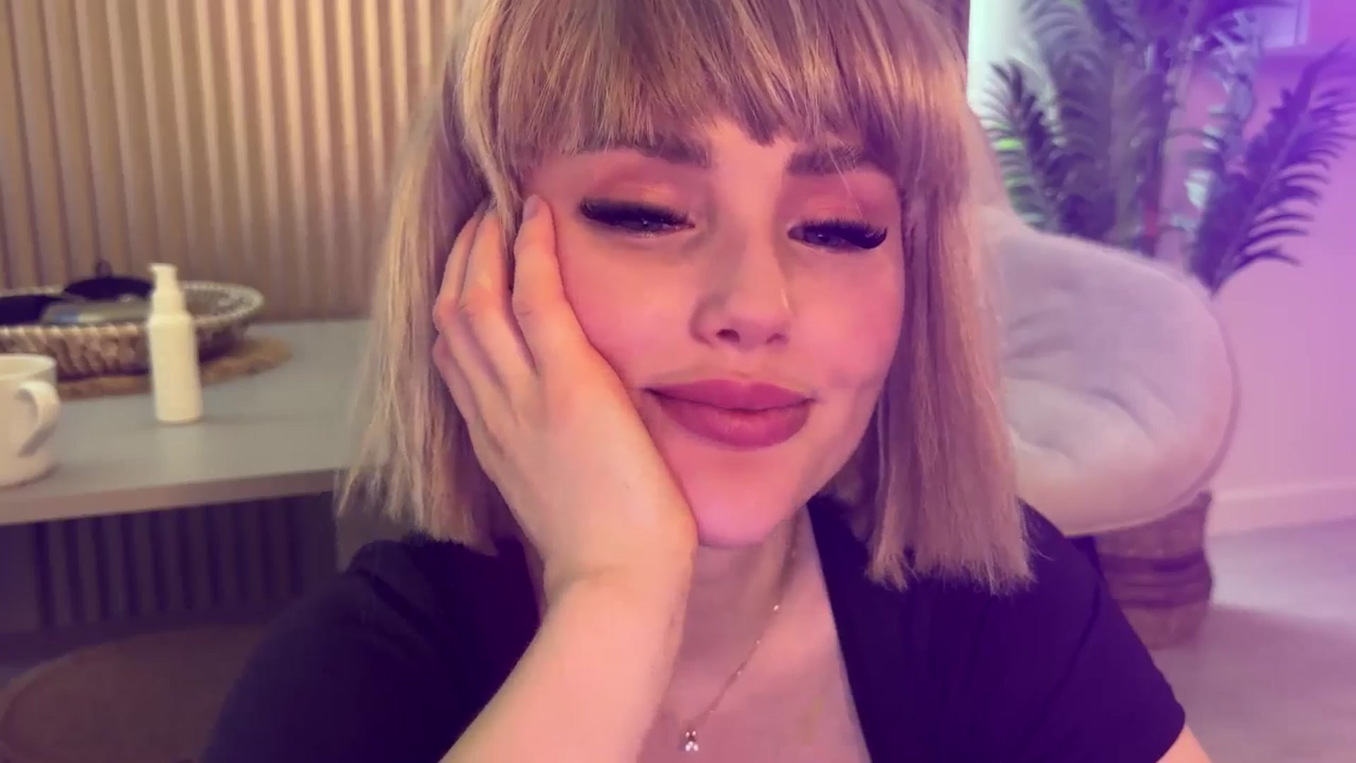Gallery image thumbnail from Betty_xoxo's myfreecams stream on, 02/26/2025, 10:48 image 18 of 20