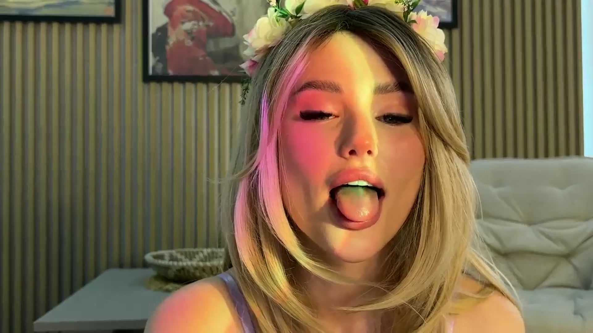 Gallery image thumbnail from Betty_xoxo's myfreecams stream on, 03/17/2025, 08:04 image 14 of 20
