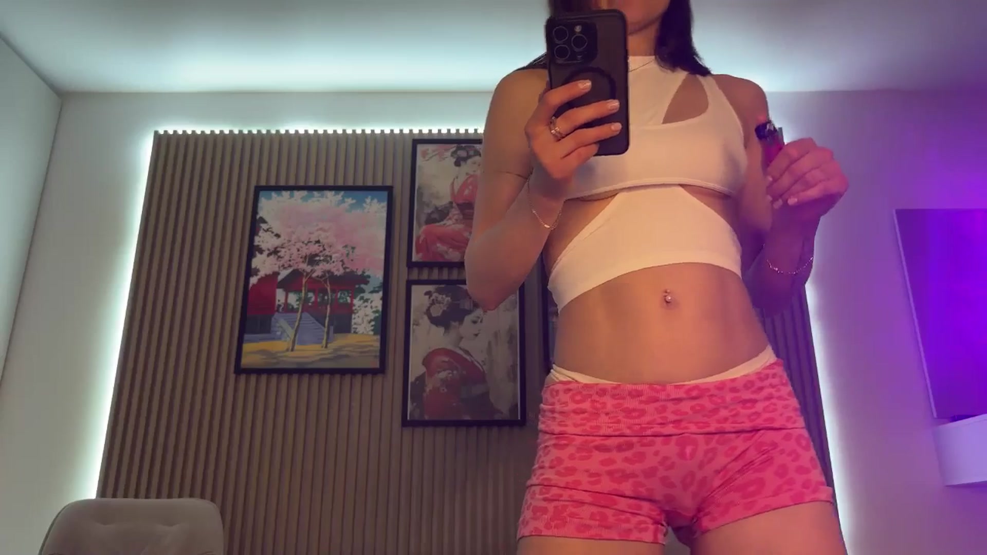 Gallery image thumbnail from Betty_xoxo's myfreecams stream on, 03/18/2025, 14:31 image 18 of 20
