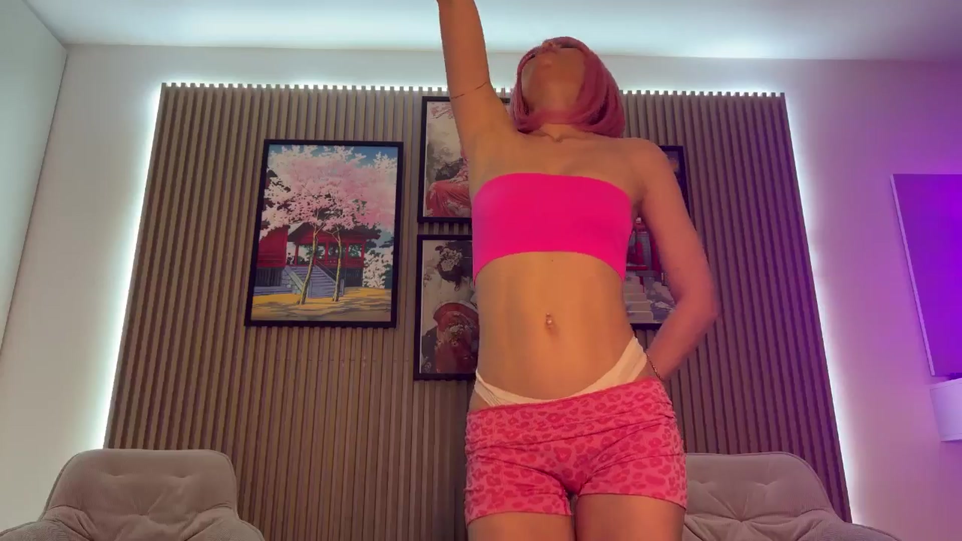 Gallery image thumbnail from Betty_xoxo's myfreecams stream on, 03/19/2025, 07:04 image 6 of 20