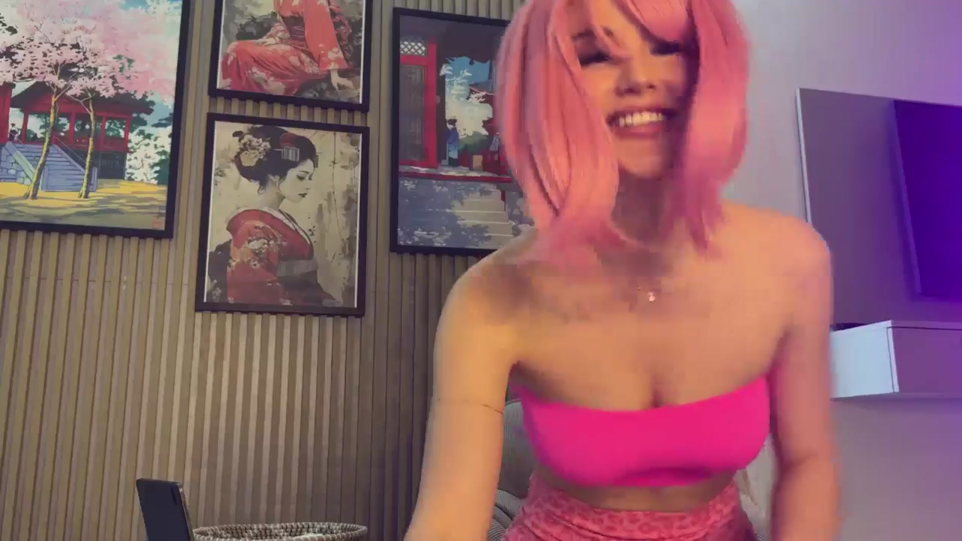 Gallery image thumbnail from Betty_xoxo's myfreecams stream on, 03/19/2025, 07:54 image 8 of 20