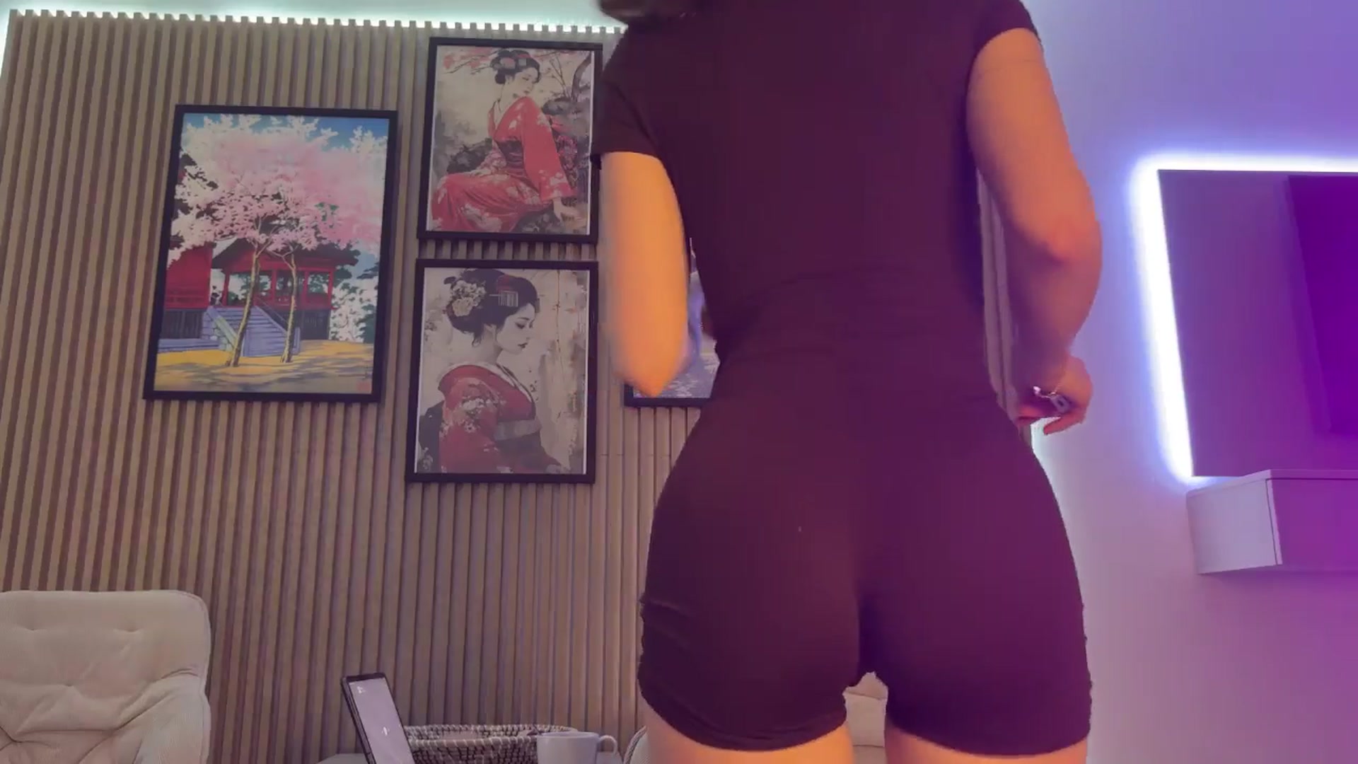 Gallery image thumbnail from Betty_xoxo's myfreecams stream on, 03/26/2025, 10:17 image 8 of 20