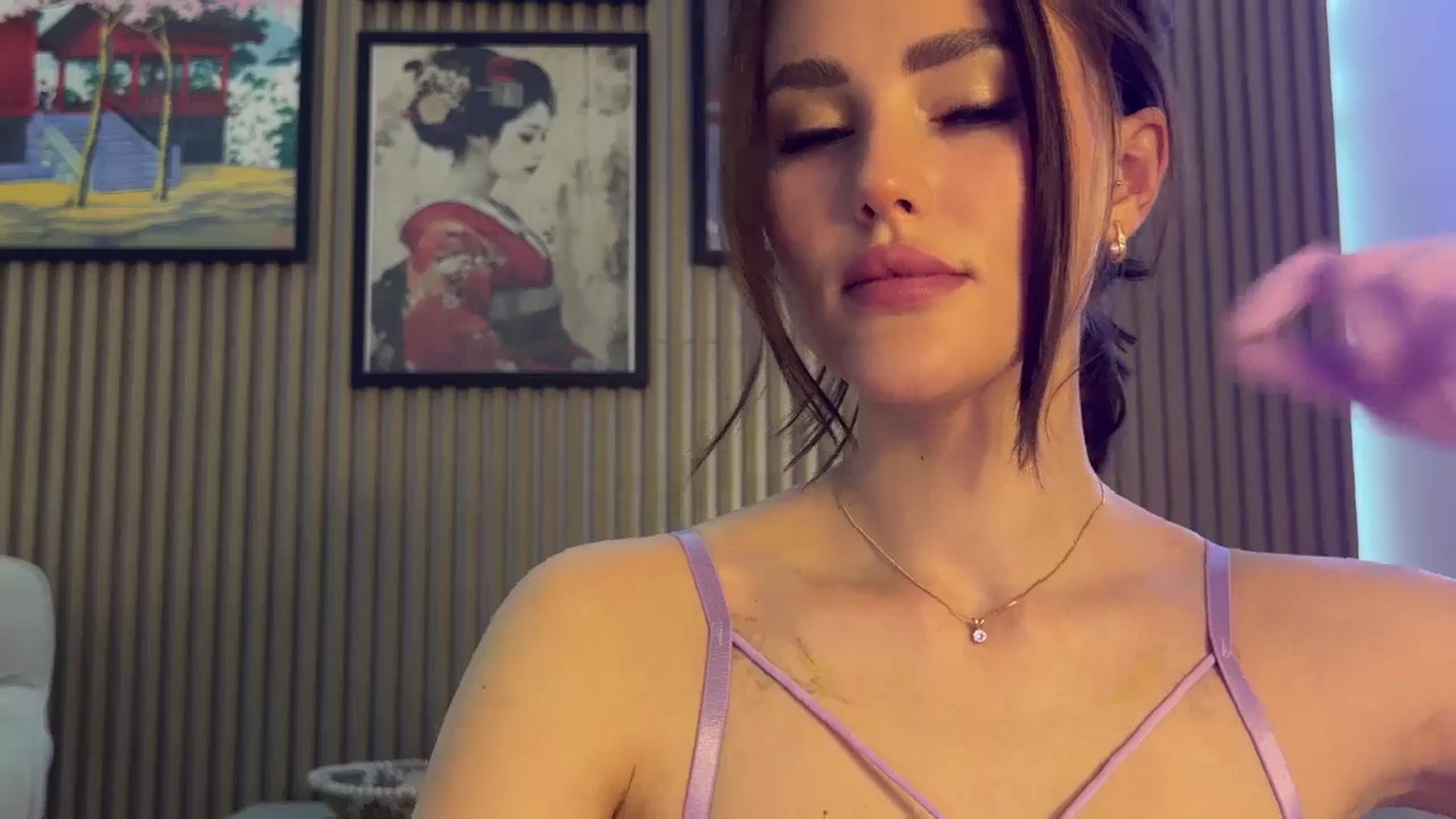 Gallery image thumbnail from Betty_xoxo's myfreecams stream on, 03/27/2025, 08:04 image 7 of 20