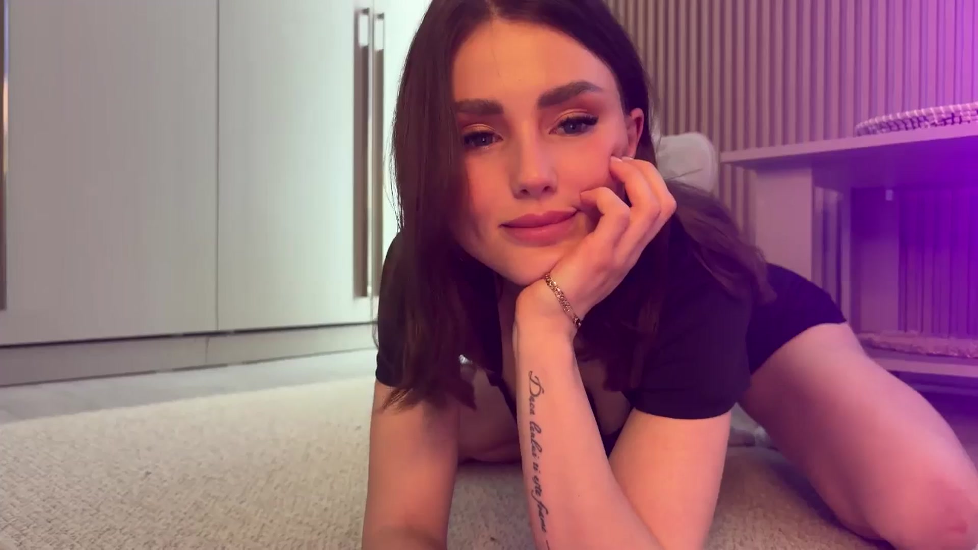 Gallery image thumbnail from Betty_xoxo's myfreecams stream on, 03/27/2025, 12:03 image 13 of 20