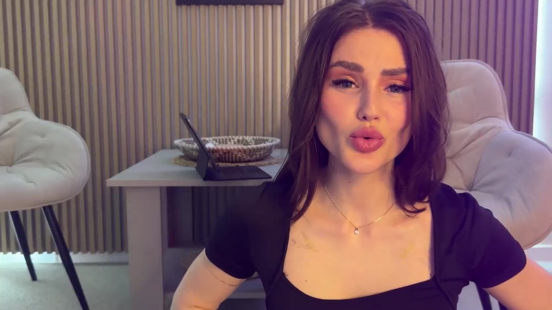 Gallery image thumbnail from Betty_xoxo's myfreecams stream on, 03/27/2025, 13:20 image 19 of 20