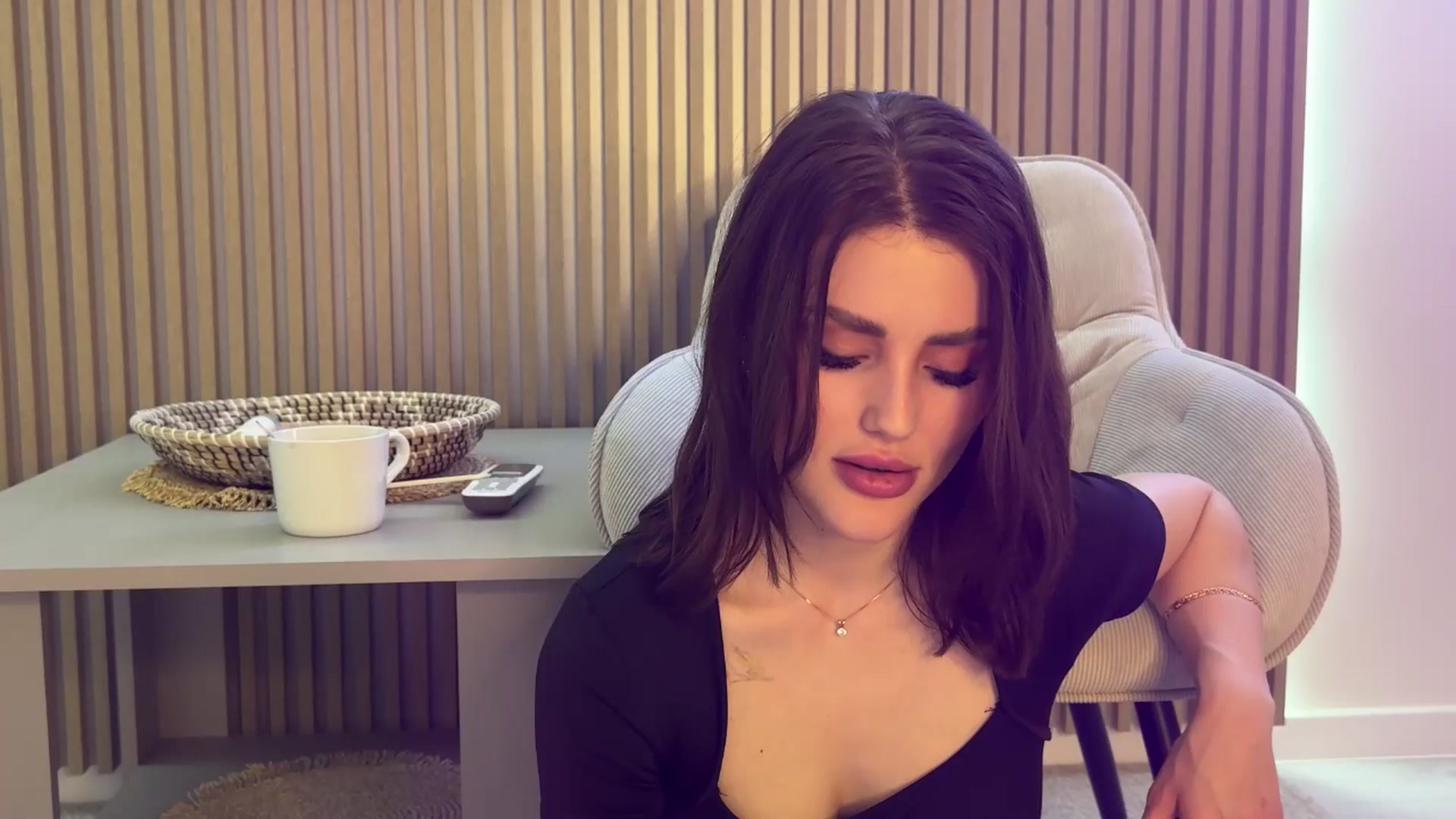 Gallery image thumbnail from Betty_xoxo's myfreecams stream on, 03/27/2025, 14:17 image 14 of 20