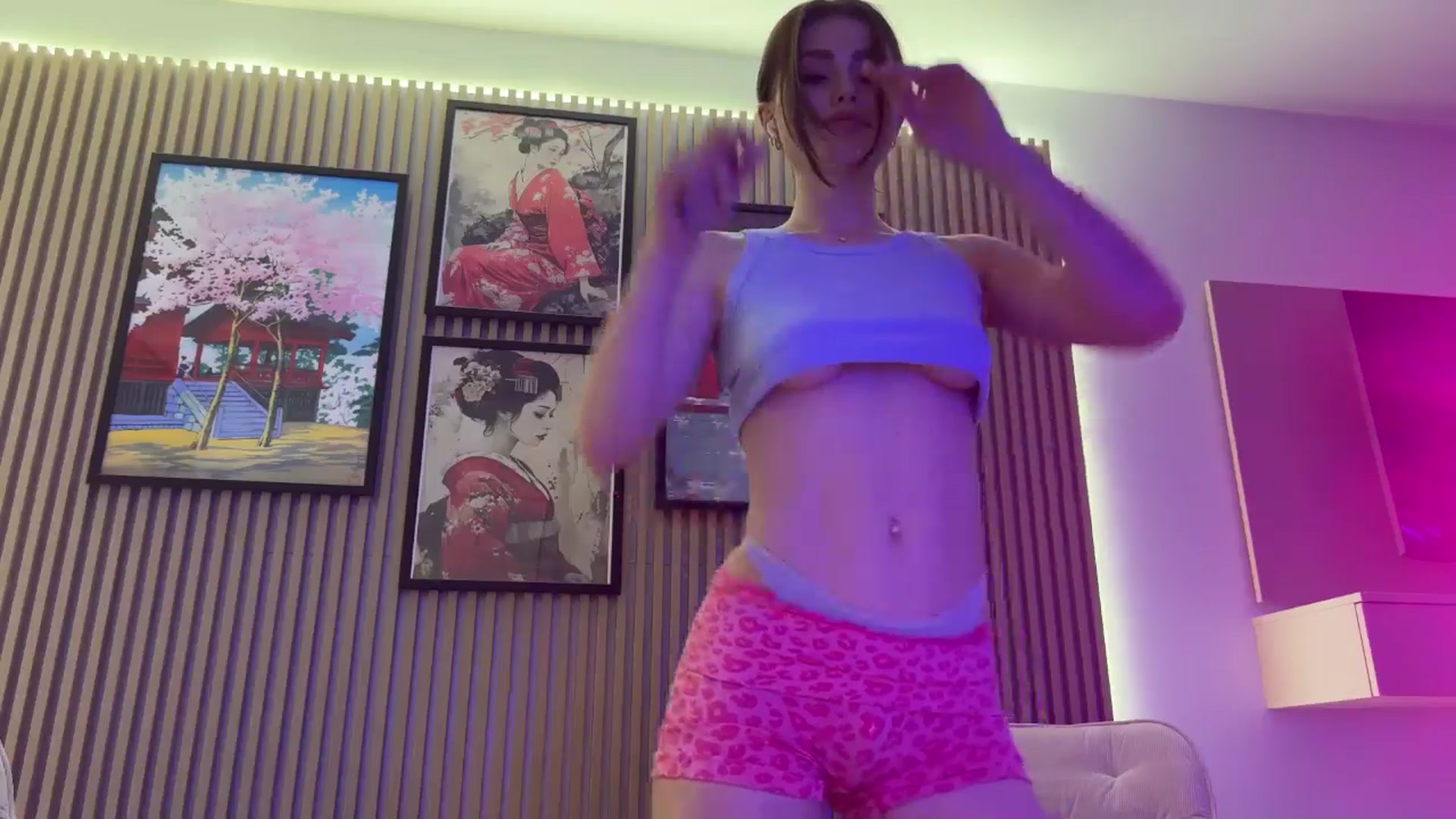 Gallery image thumbnail from Betty_xoxo's myfreecams stream on, 03/28/2025, 08:59 image 19 of 20