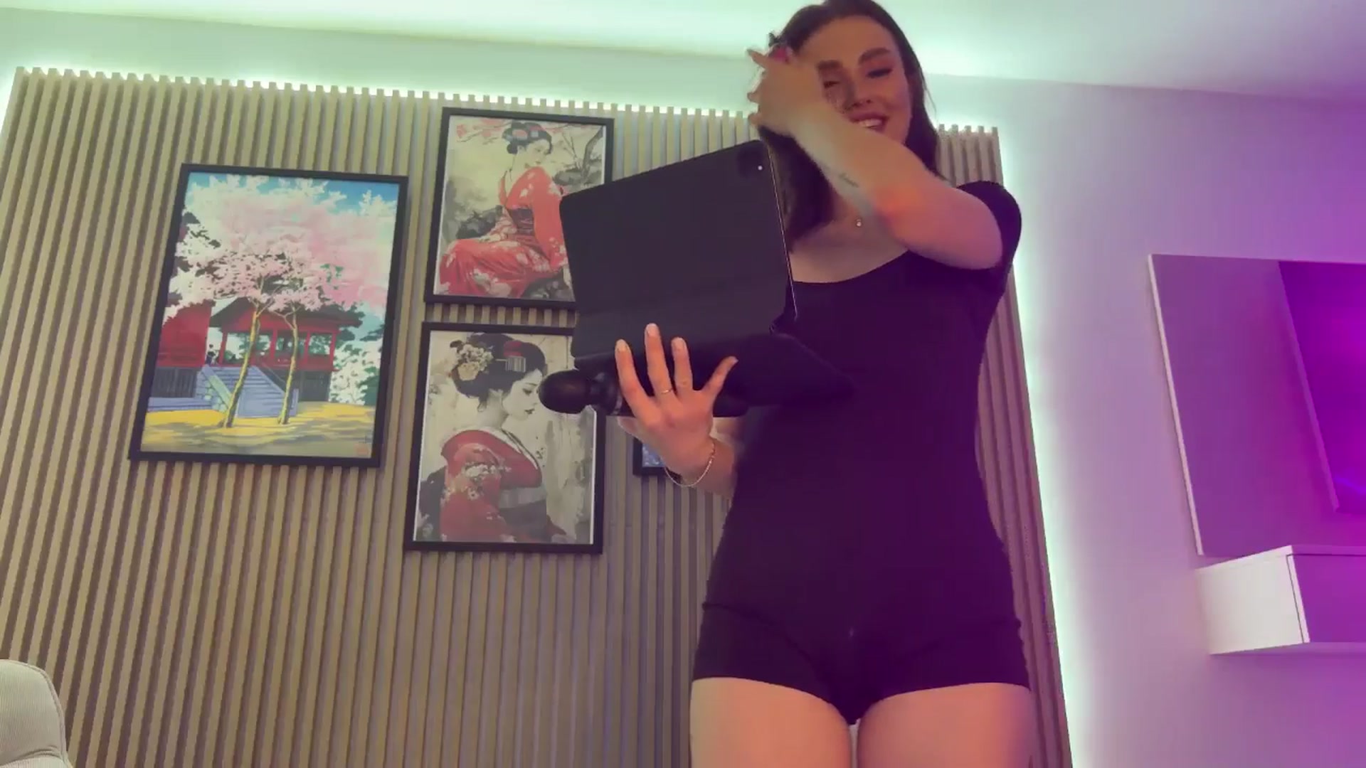 Gallery image thumbnail from Betty_xoxo's myfreecams stream on, 03/28/2025, 13:53 image 13 of 20