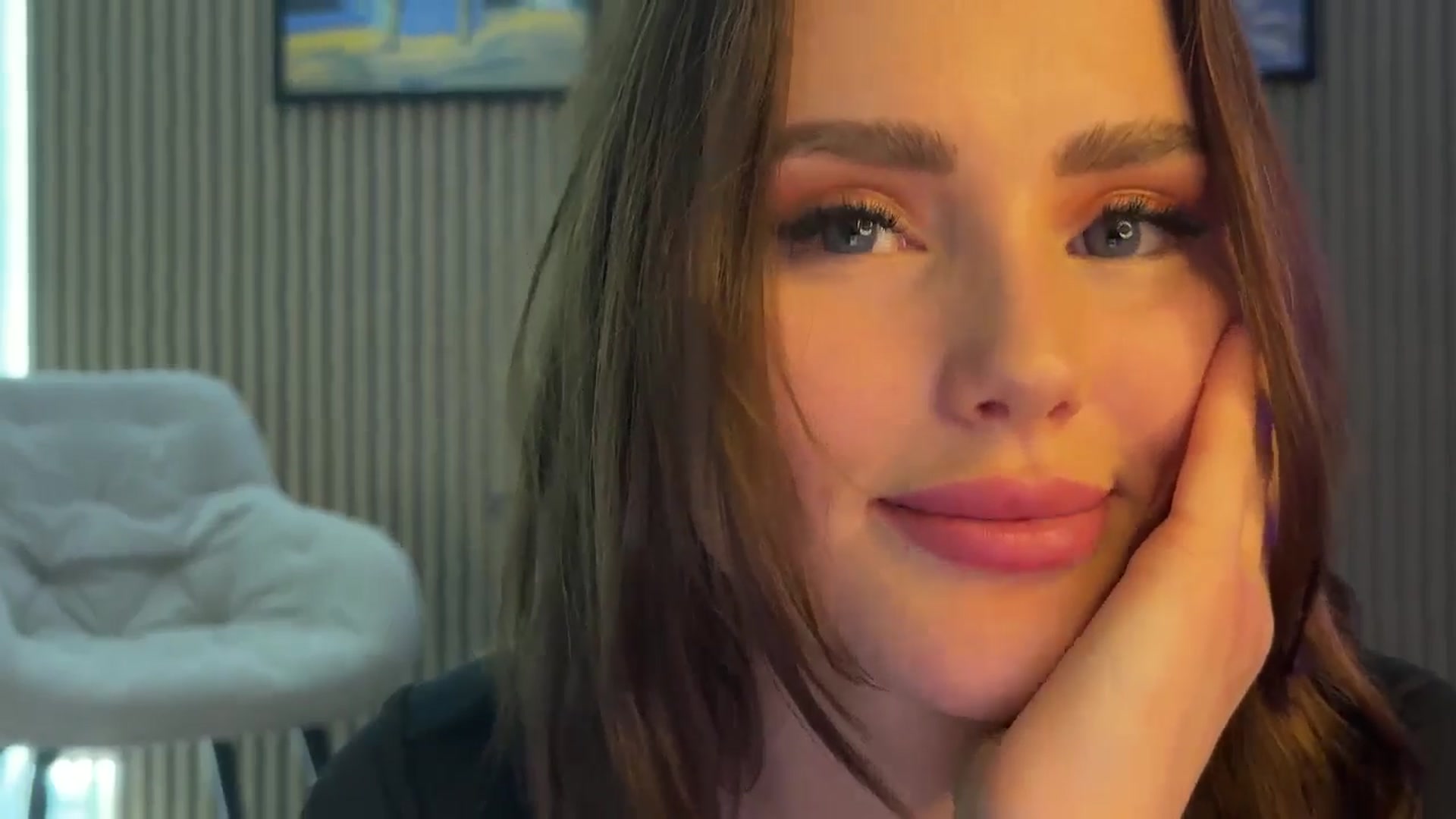Gallery image thumbnail from Betty_xoxo's myfreecams stream on, 03/28/2025, 14:54 image 11 of 20