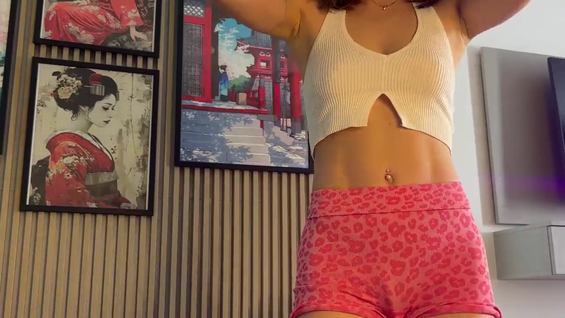 Gallery image thumbnail from Betty_xoxo's myfreecams stream on, 04/11/2025, 08:11 image 14 of 20