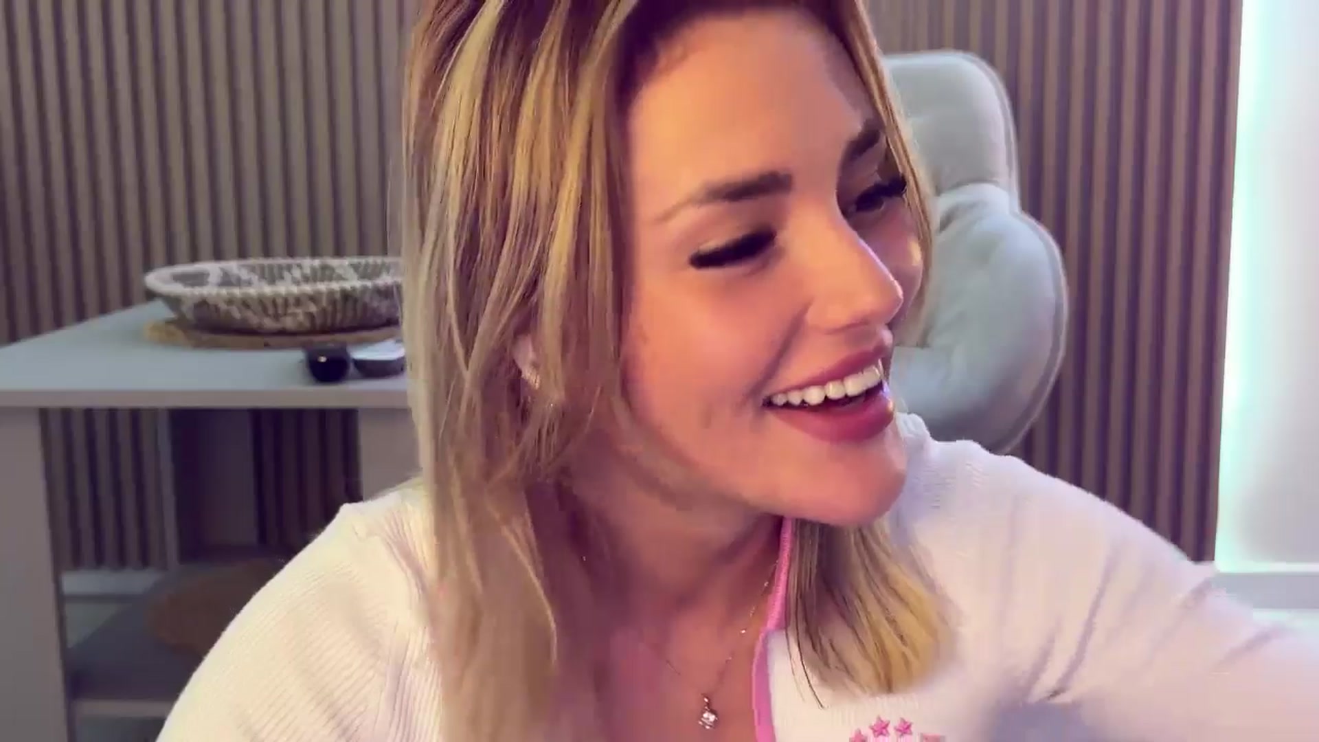 Gallery image thumbnail from Betty_xoxo's myfreecams stream on, 06/02/2025, 10:35 image 3 of 20