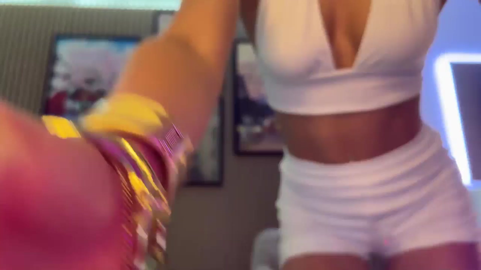 Gallery image thumbnail from Betty_xoxo's myfreecams stream on, 06/04/2025, 06:20 image 8 of 20