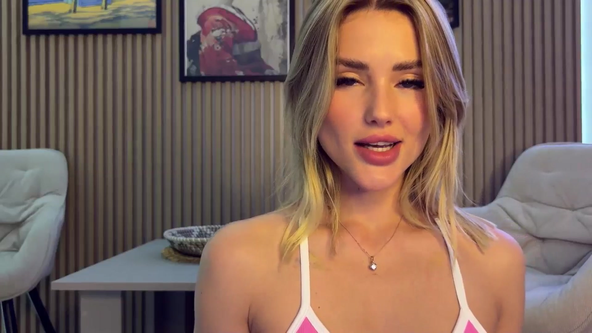 Gallery image thumbnail from Betty_xoxo's myfreecams stream on, 06/05/2025, 13:11 image 16 of 20