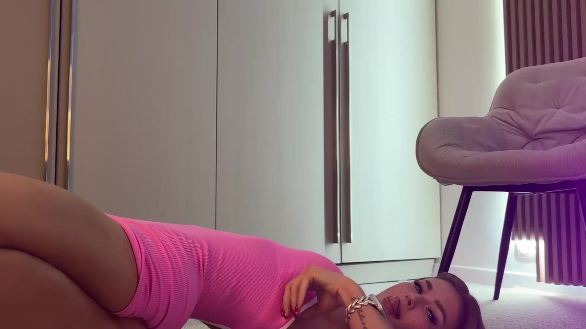 Gallery image thumbnail from Betty_xoxo's myfreecams stream on, 06/30/2025, 07:05 image 4 of 20