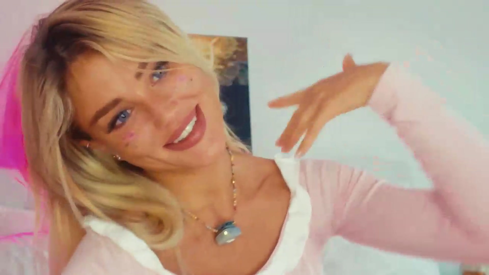 Gallery image thumbnail from Betty_xoxo's myfreecams stream on, 08/06/2026, 15:00 image 19 of 20