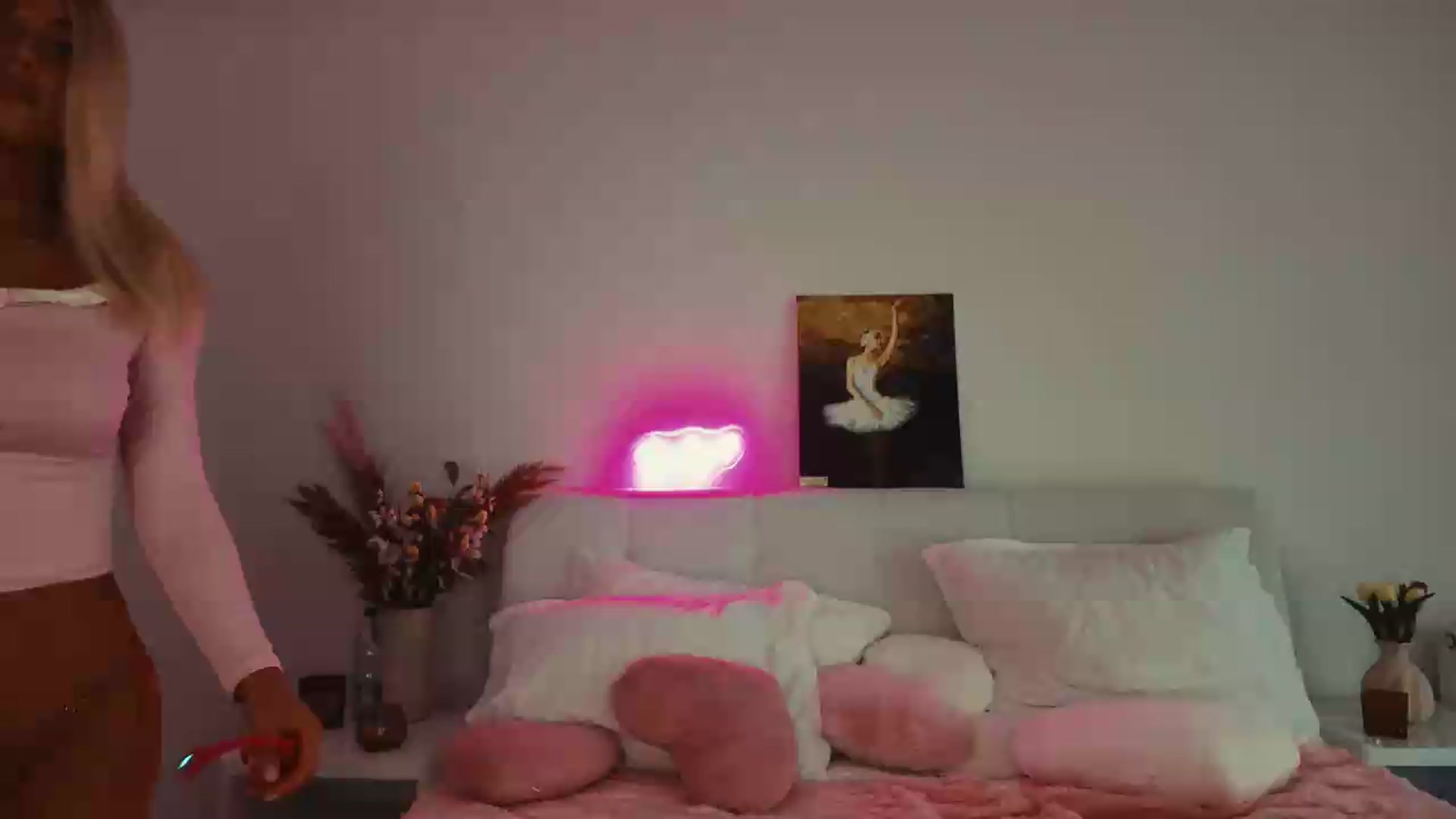 Gallery image thumbnail from Betty_xoxo's myfreecams stream on, 08/06/2026, 15:59 image 2 of 20