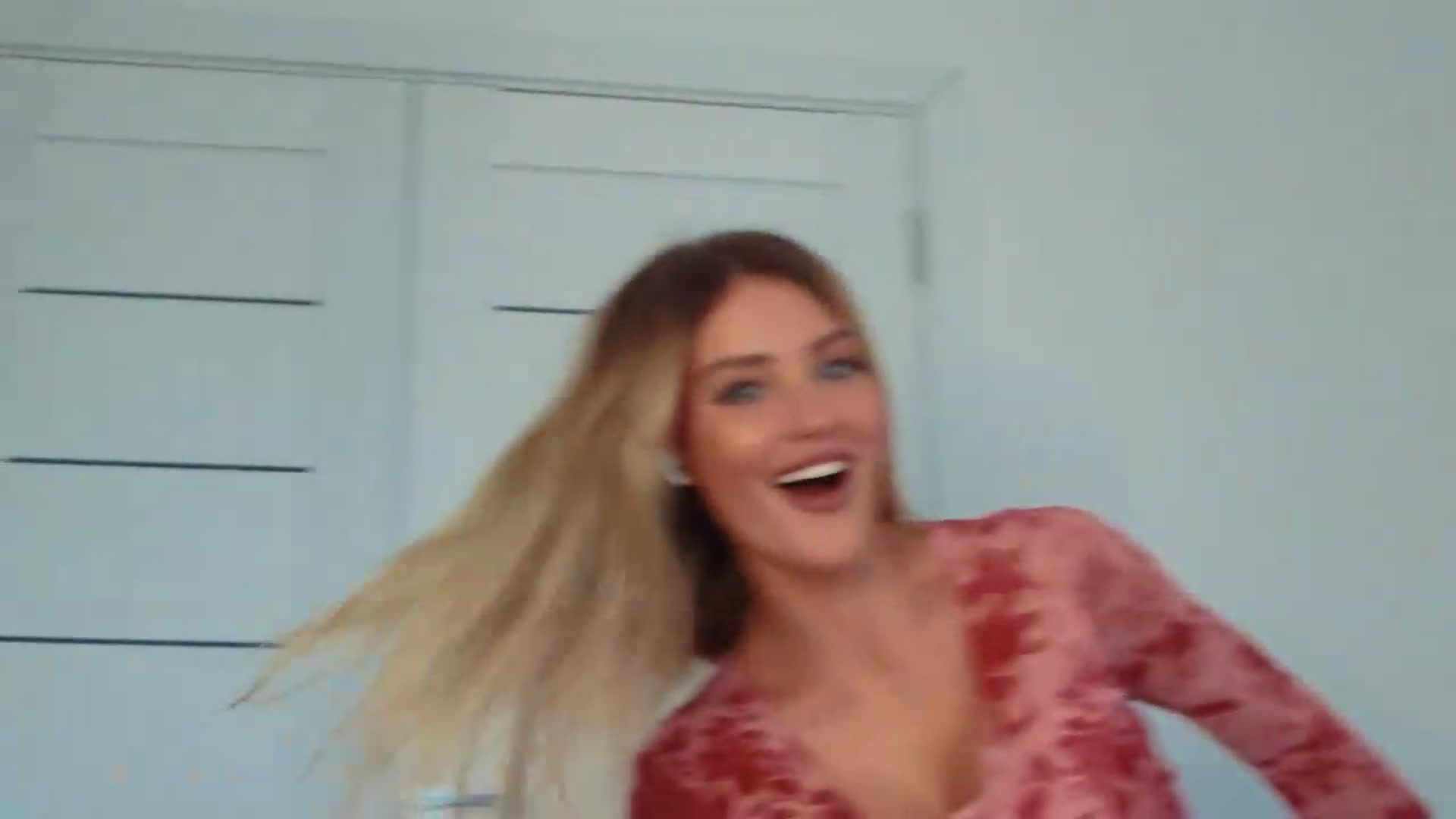 Gallery image thumbnail from Betty_xoxo's myfreecams stream on, 09/21/2026, 12:37 image 7 of 20