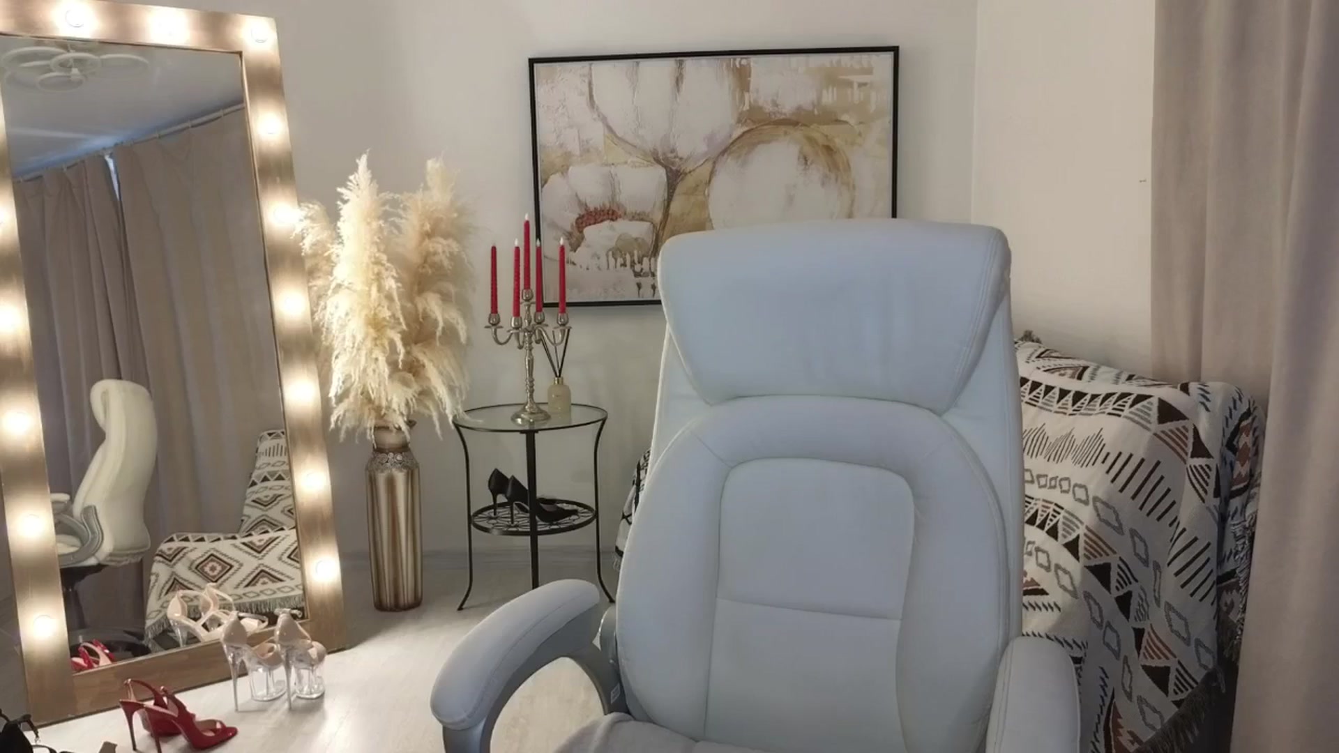 Gallery image thumbnail from Beylly's myfreecams stream on, 08/26/2024, 10:12 image 17 of 20