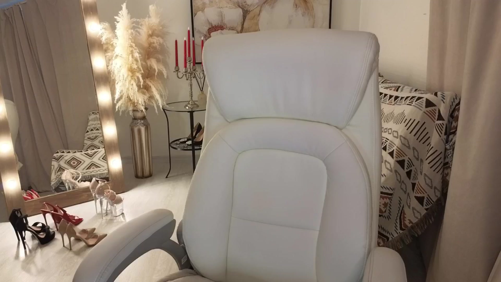 Gallery image thumbnail from Beylly's myfreecams stream on, 08/27/2024, 05:40 image 19 of 20