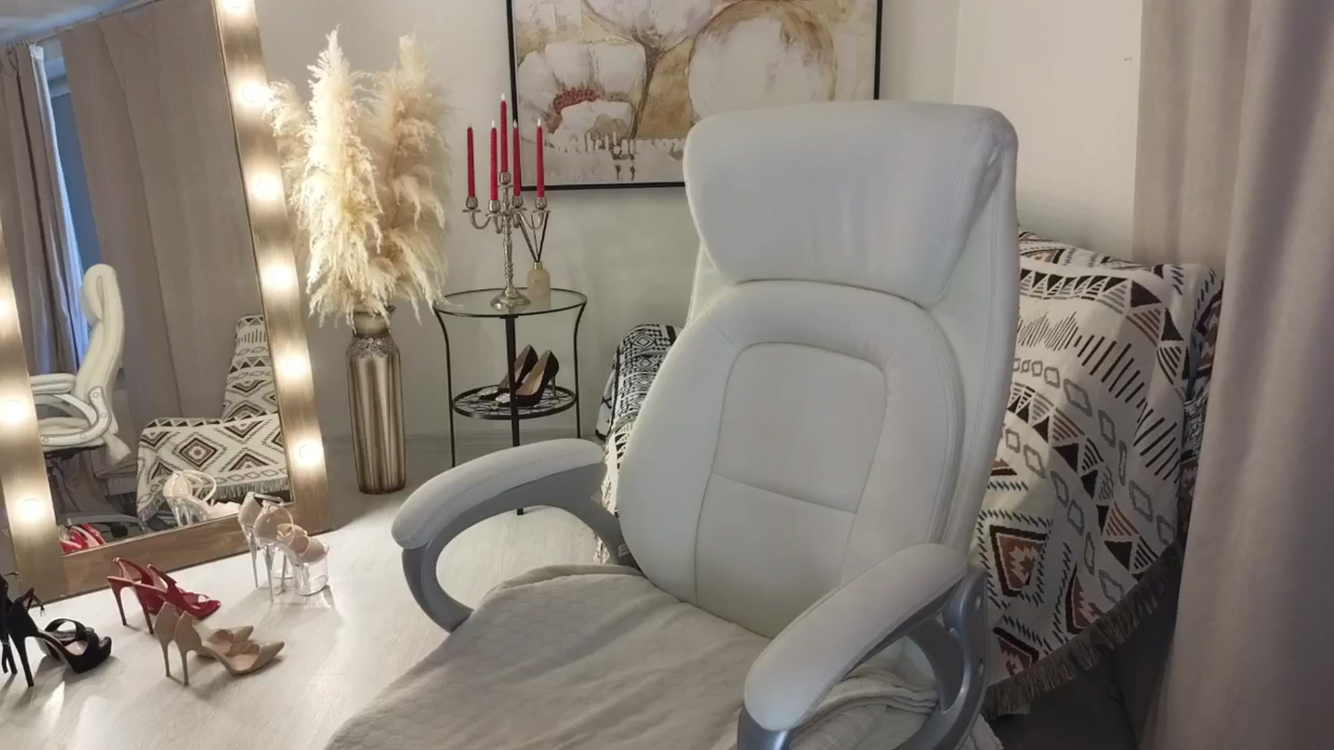 Gallery image thumbnail from Beylly's myfreecams stream on, 08/27/2024, 07:40 image 9 of 20