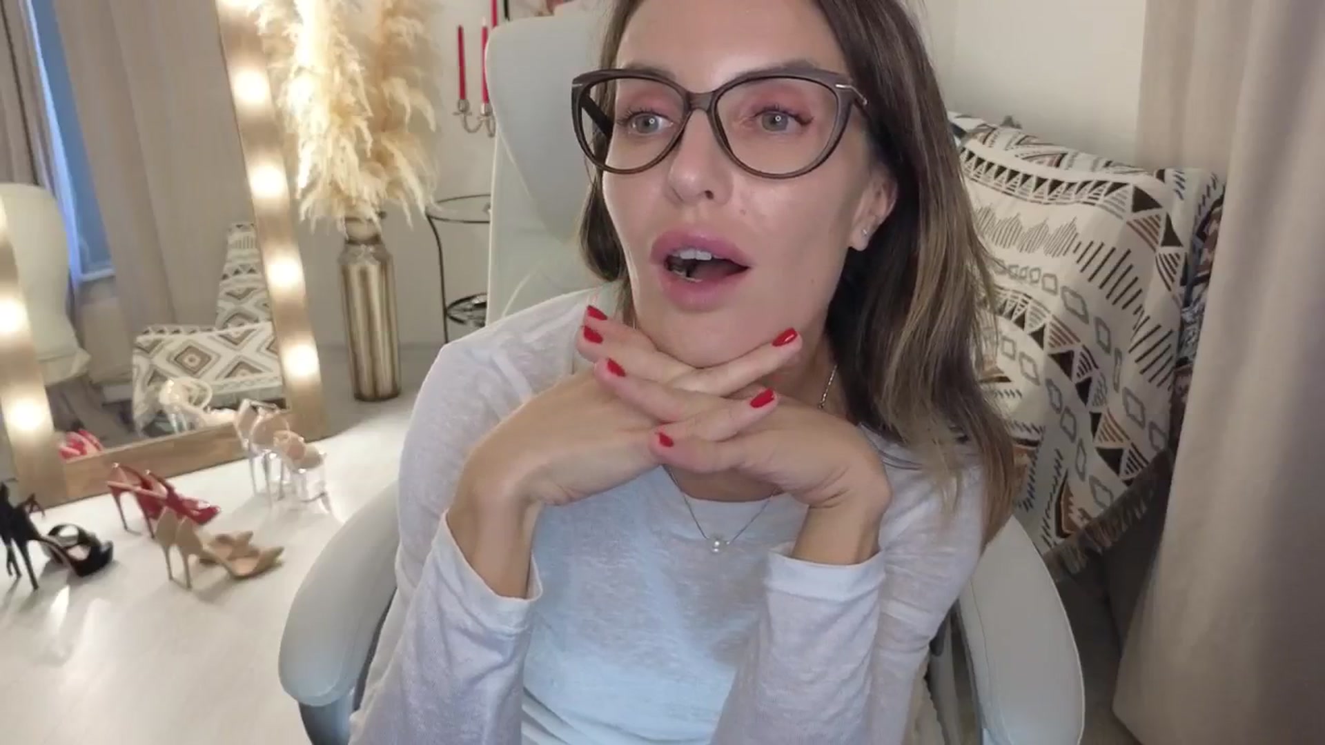 Gallery image thumbnail from Beylly's myfreecams stream on, 08/27/2024, 07:40 image 14 of 20